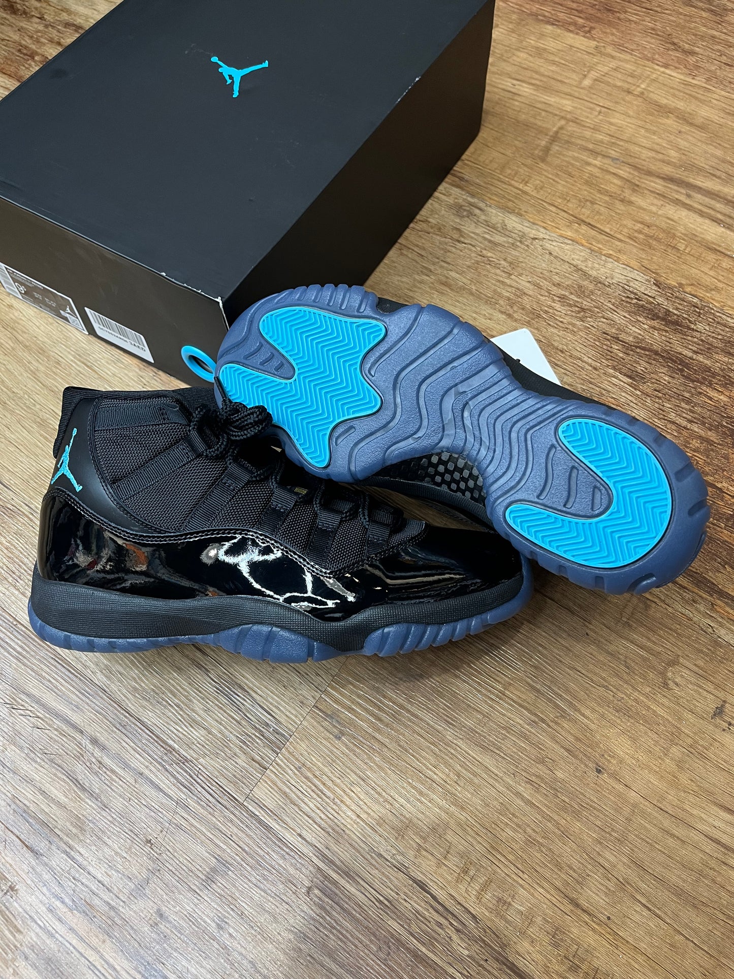 Jordan 11 gamma pre-owned