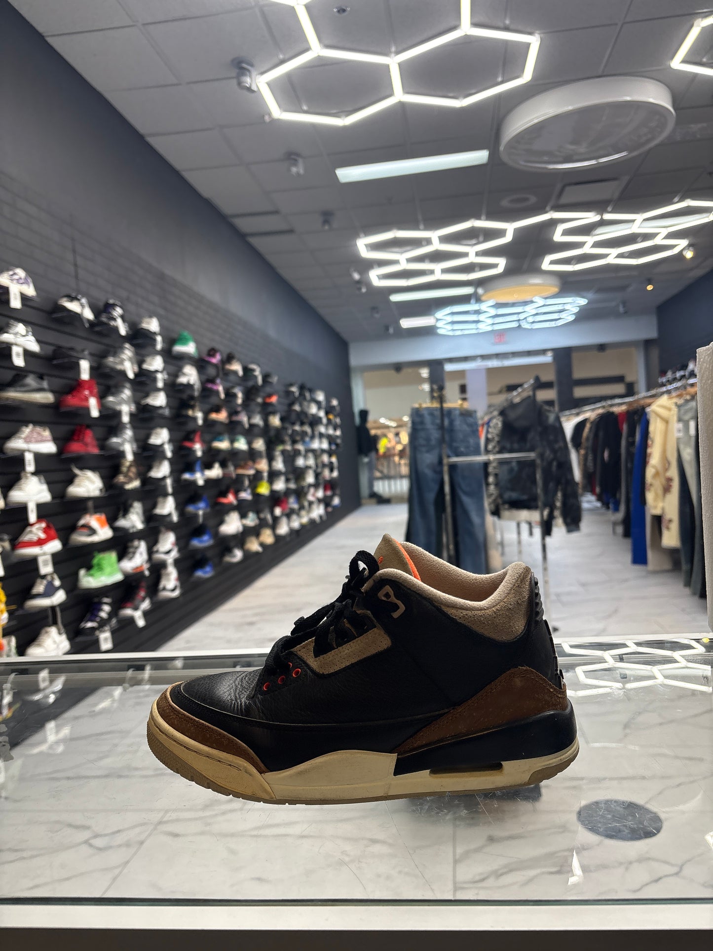 Jordan 3 ‘Desert Elephant’ USED NO BOX NO INSOLE