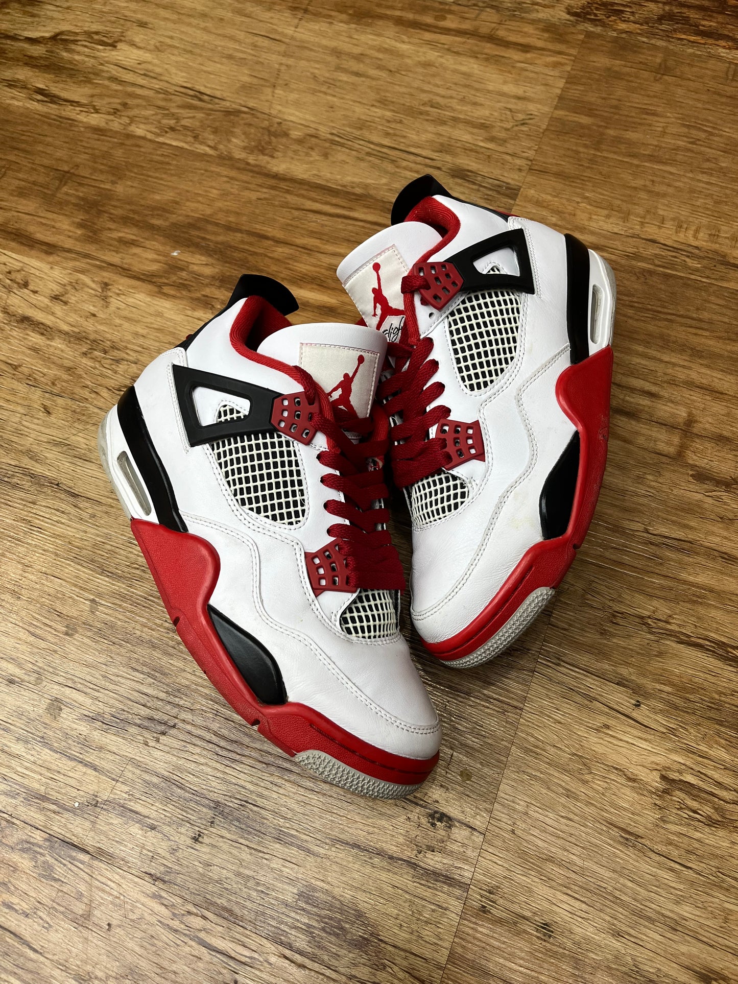 Jordan 4 fire red pre-owned no box
