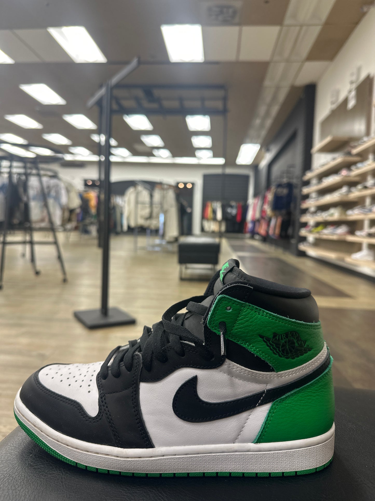 Jordan 1 High Lucky Green USED WITH BOX