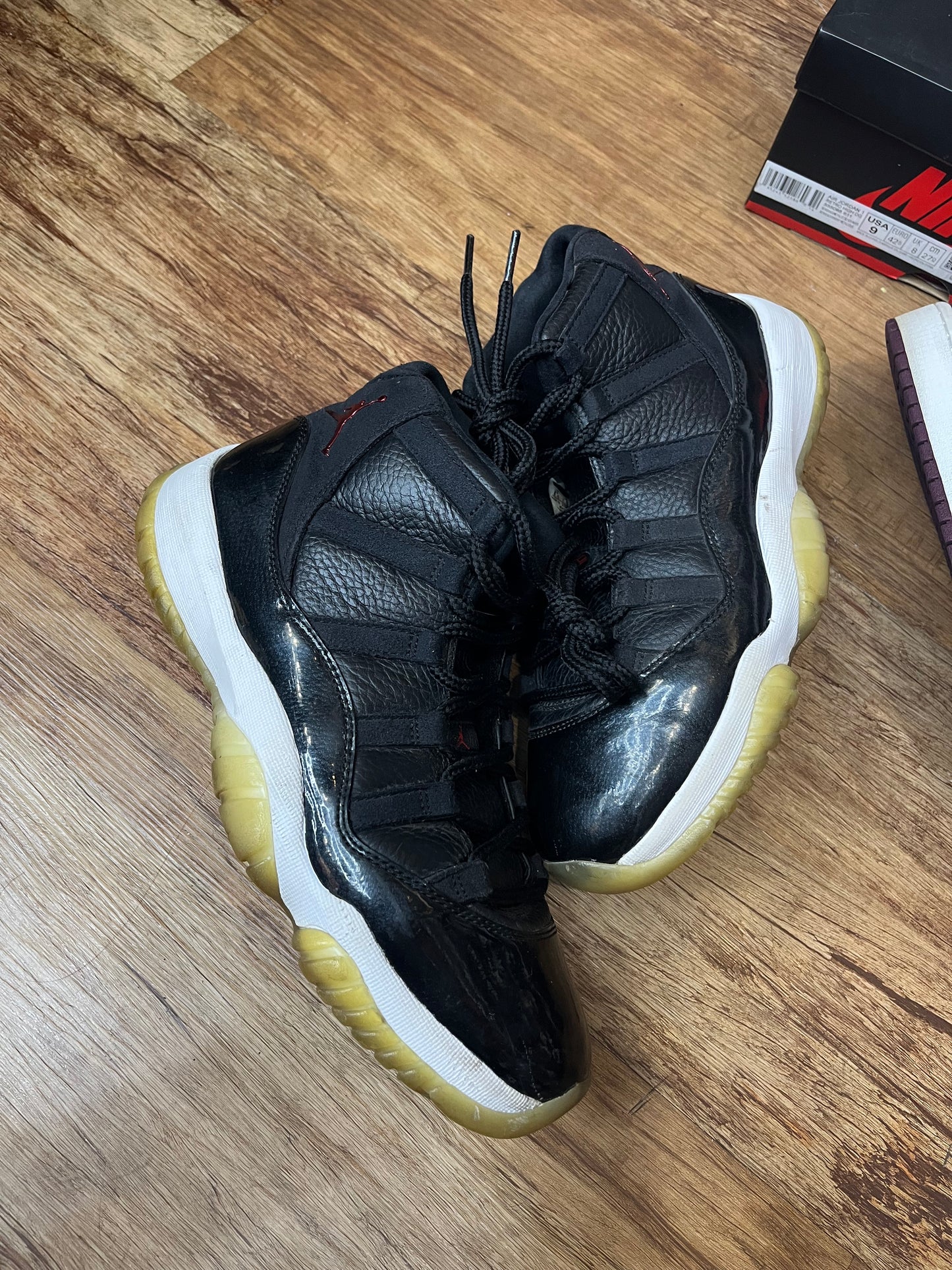 Jordan 11 72-10 used no box