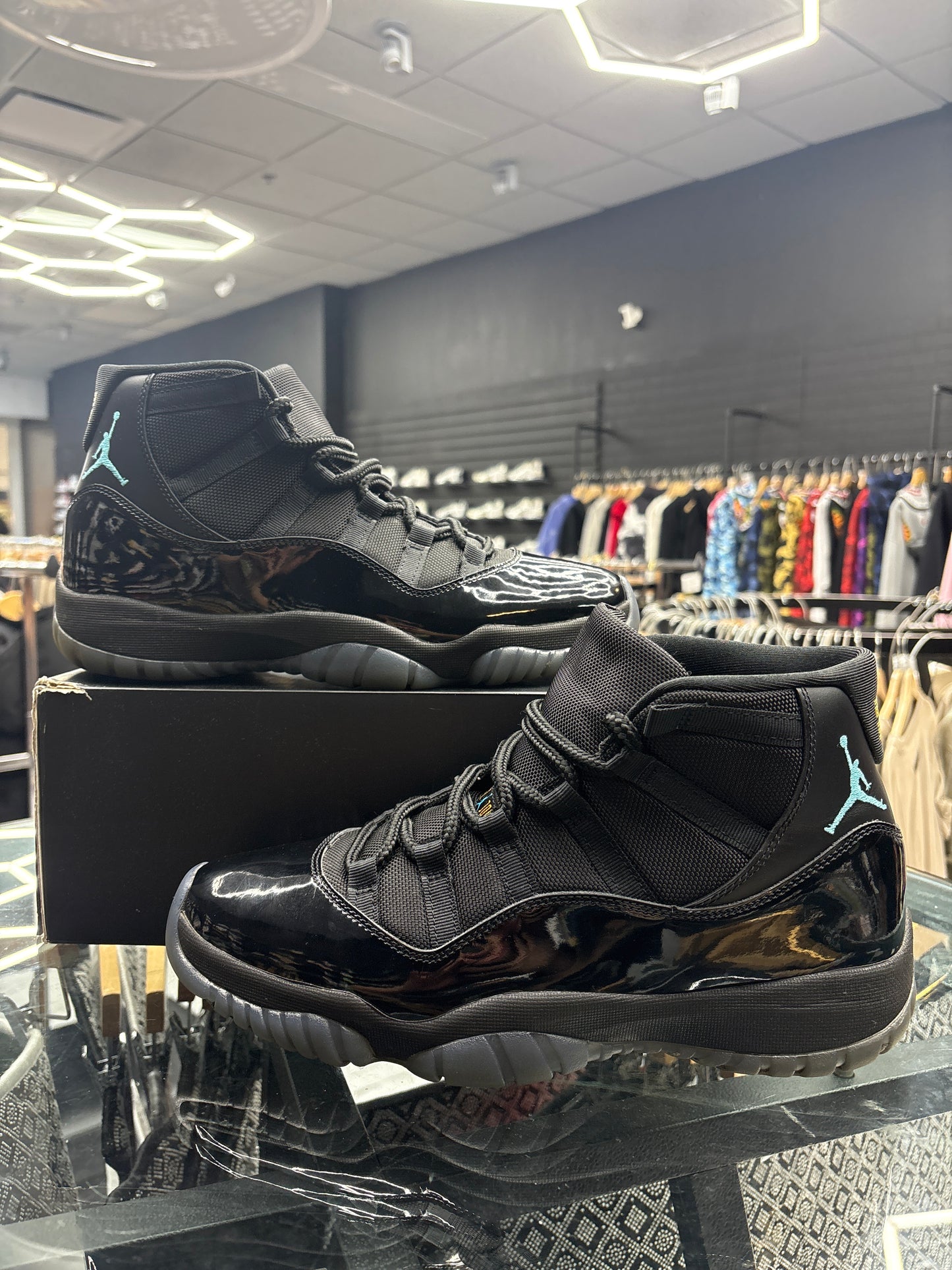 Jordan 11 Gamma USED W BOX