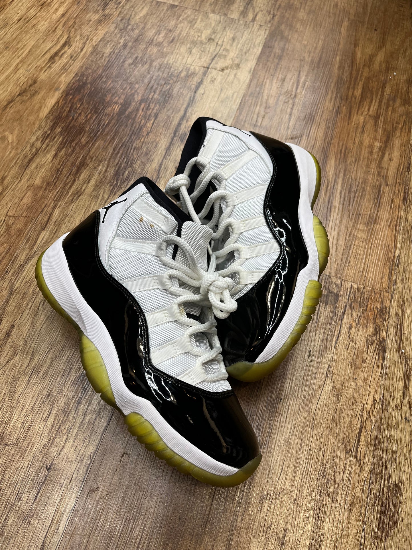 jordan 11 concord no box pre-owned