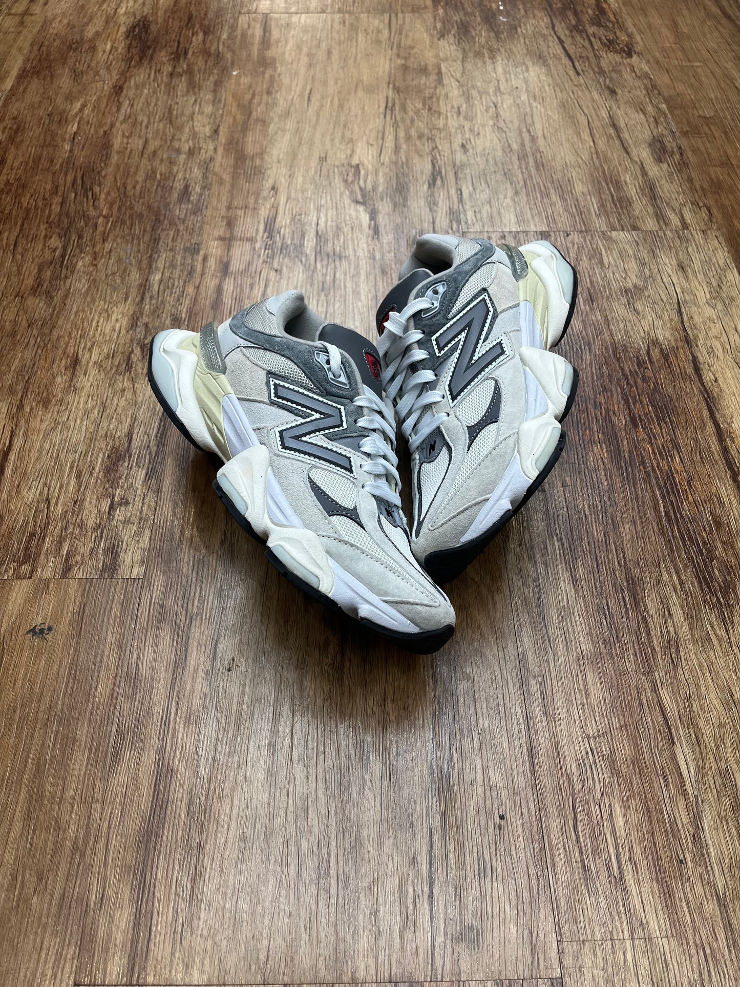 New balance 9060 rain cloud grey pre-owned