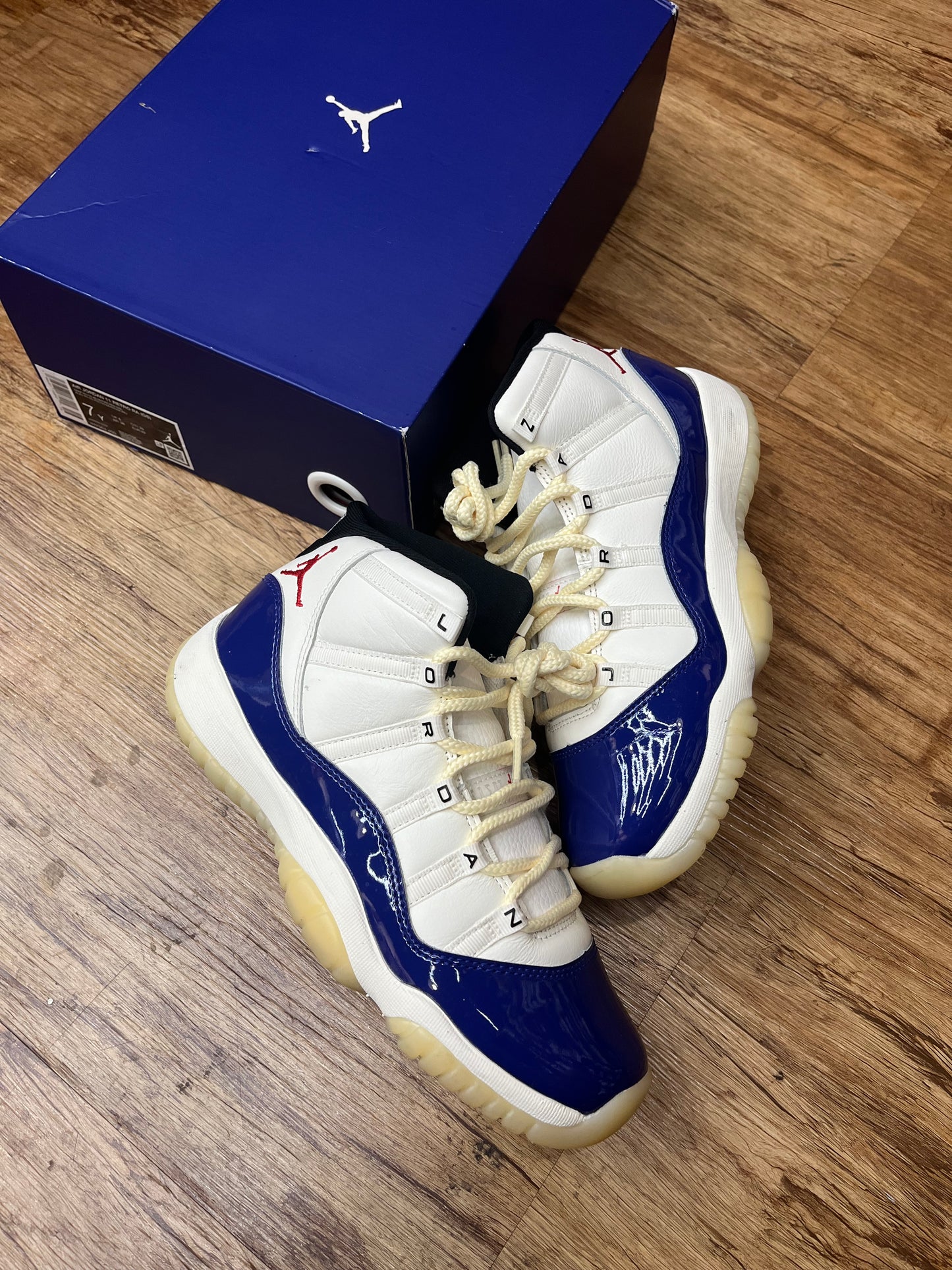 Jordan 11 rare air pre-owned with box