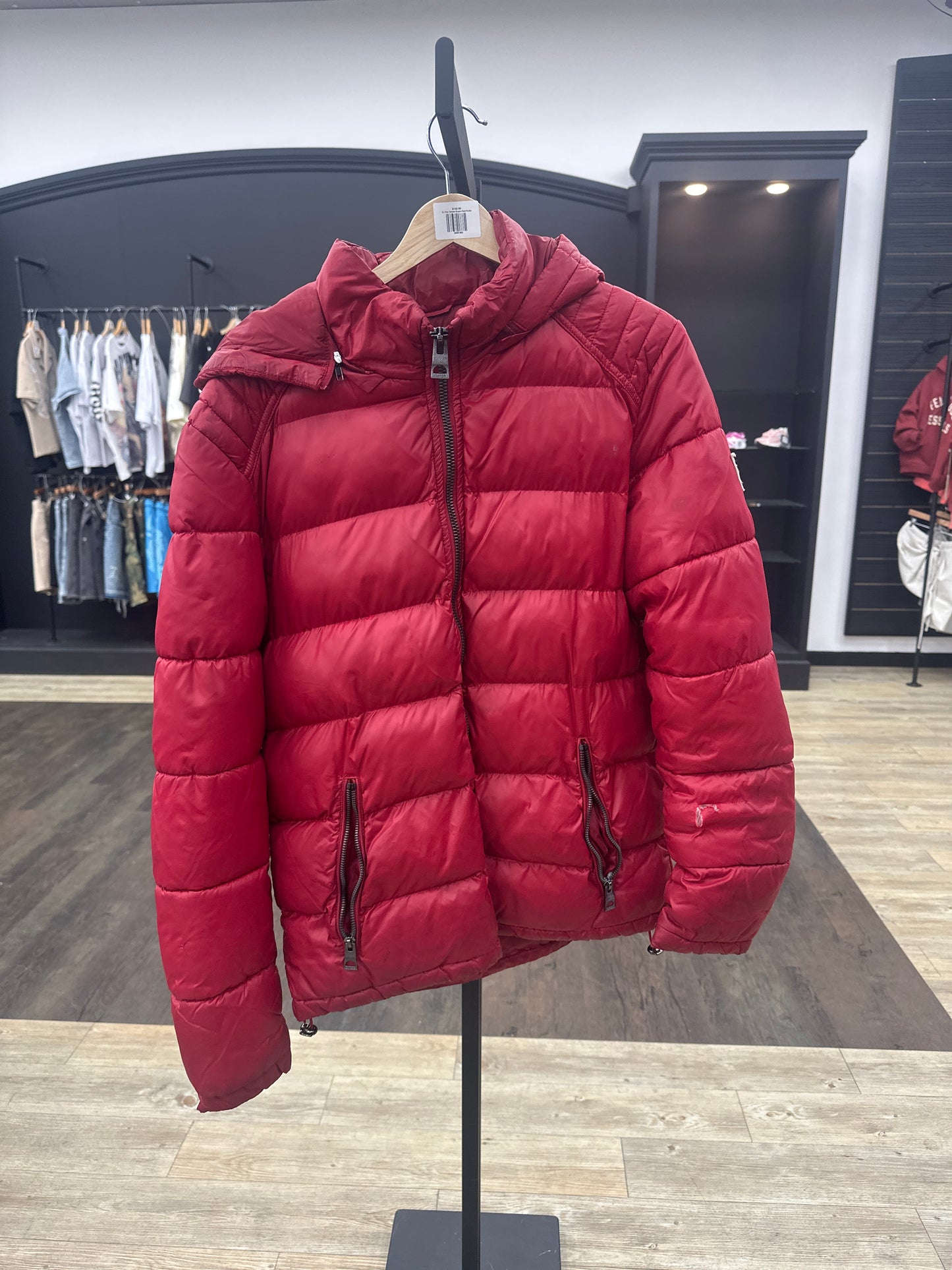 Guess Cherry Puffer pre-owned