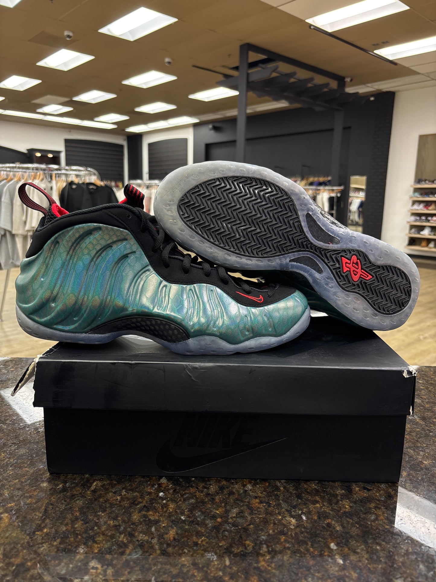 NIKE FOAMPOSITE GONE FISHING PRE-OWNED