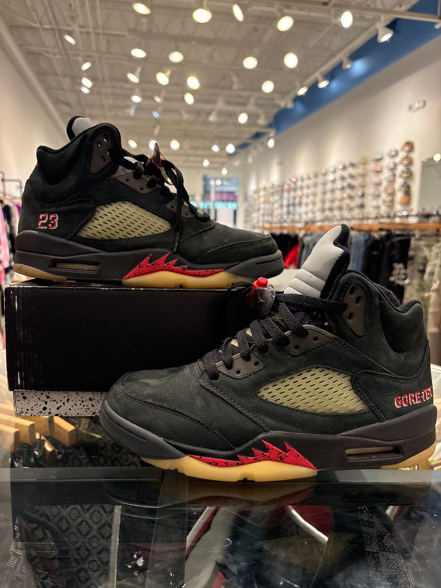 Jordan 5 Gore-Tex Off Noir USED WITH BOX