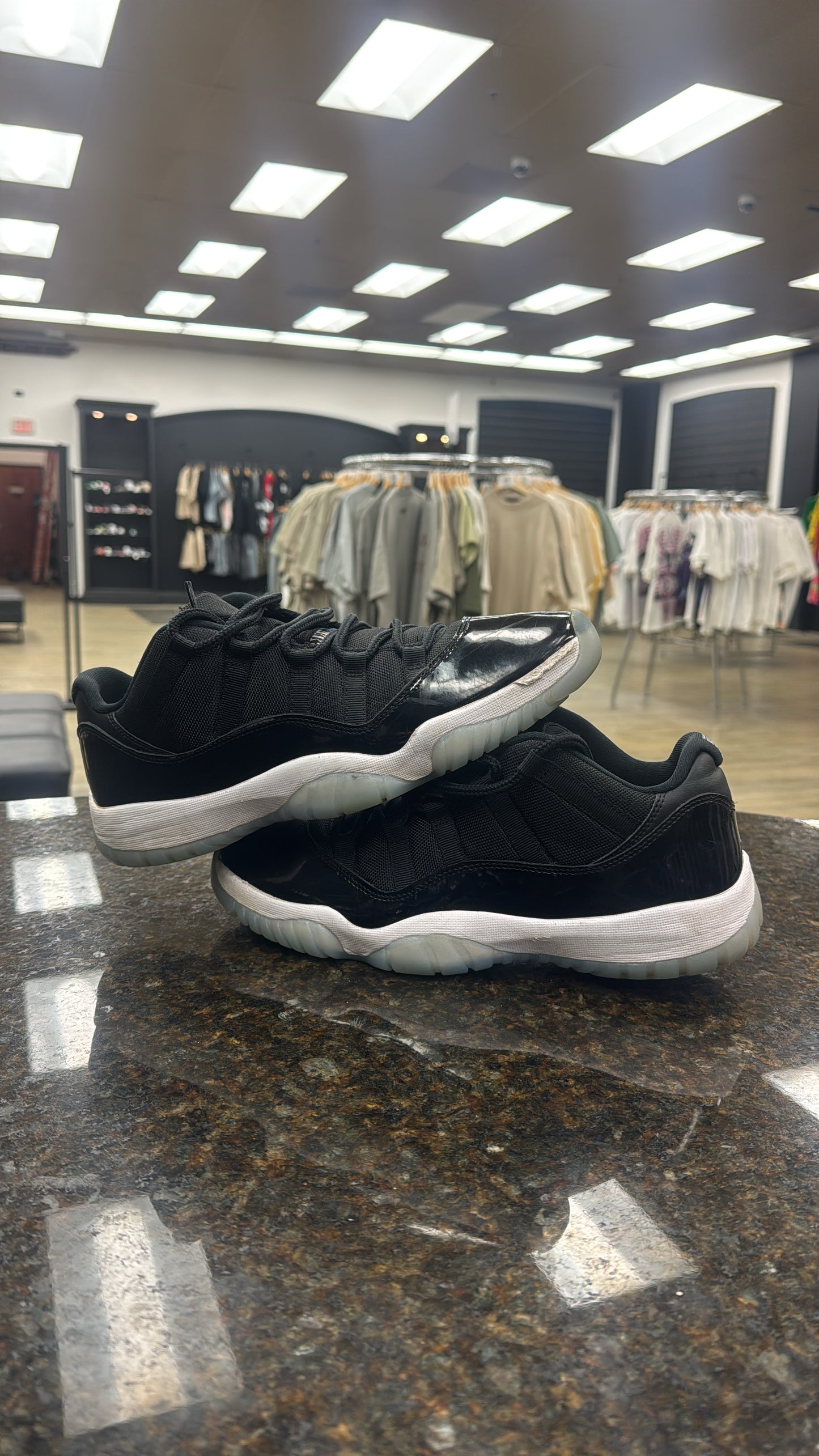 Jordan 11 Space Jam used no box