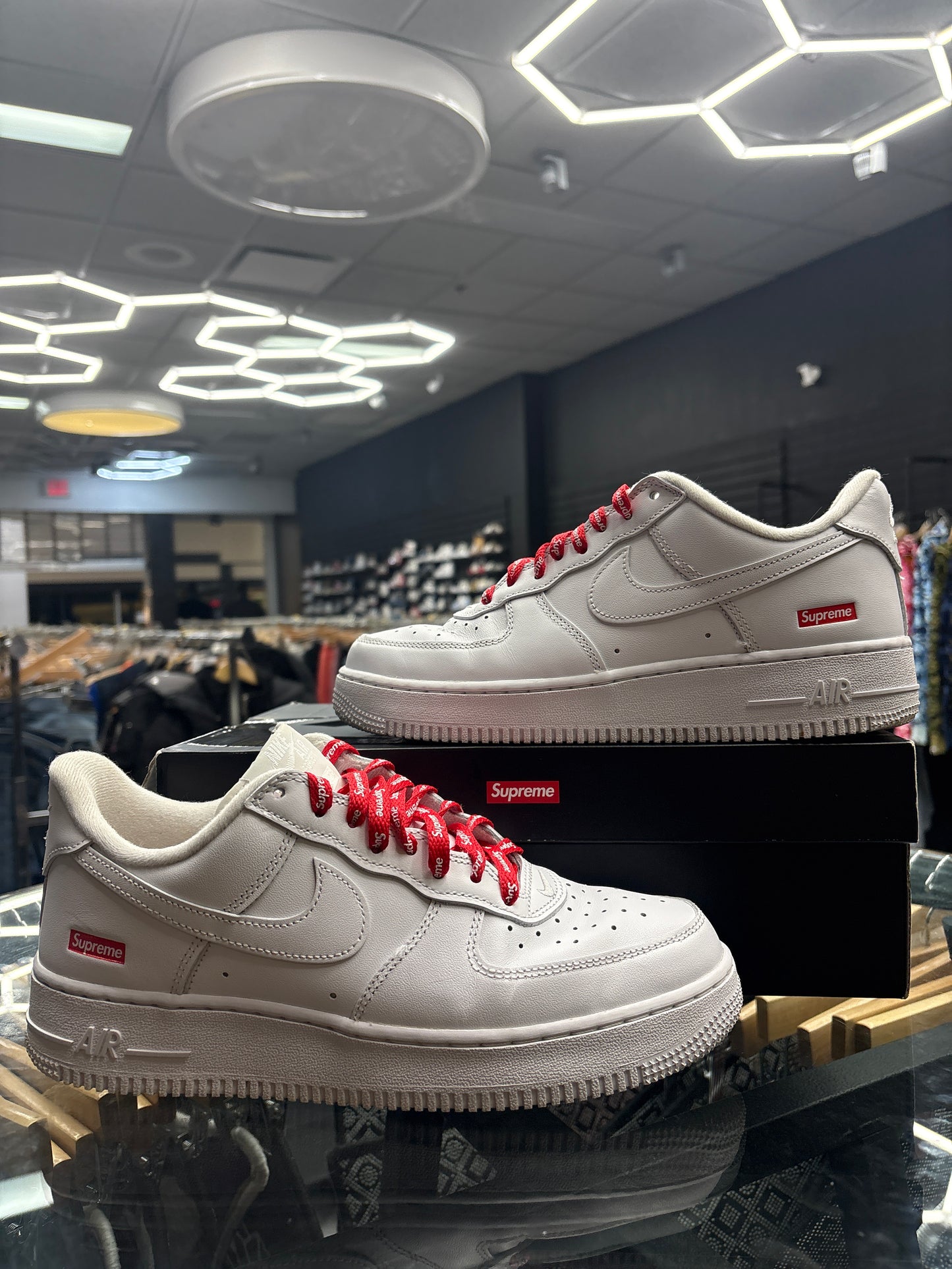 Supreme white Air Force USED WITH BOX