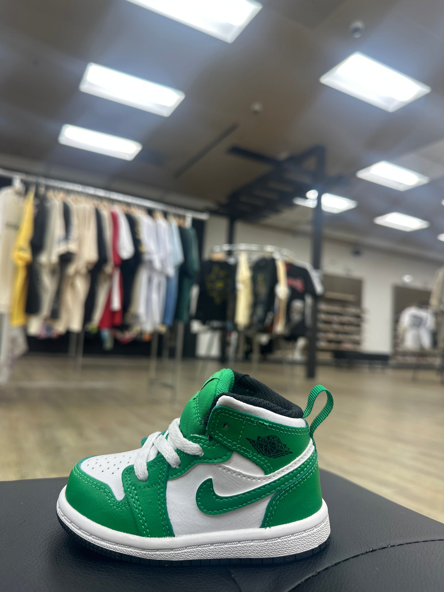 Jordan 1 Mid lucky green TD