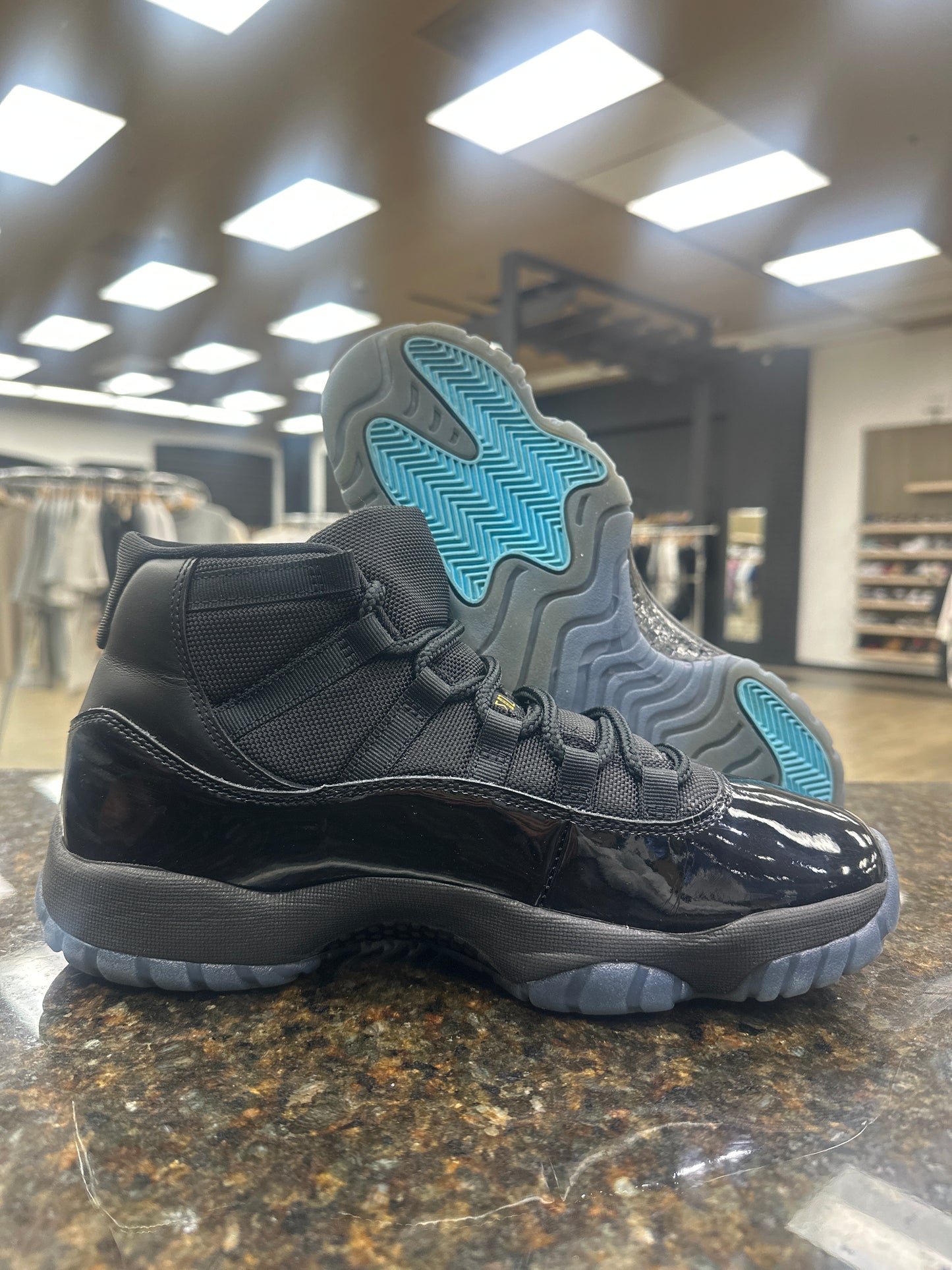 Jordan 11 ‘Gamma’ USED NO BOX