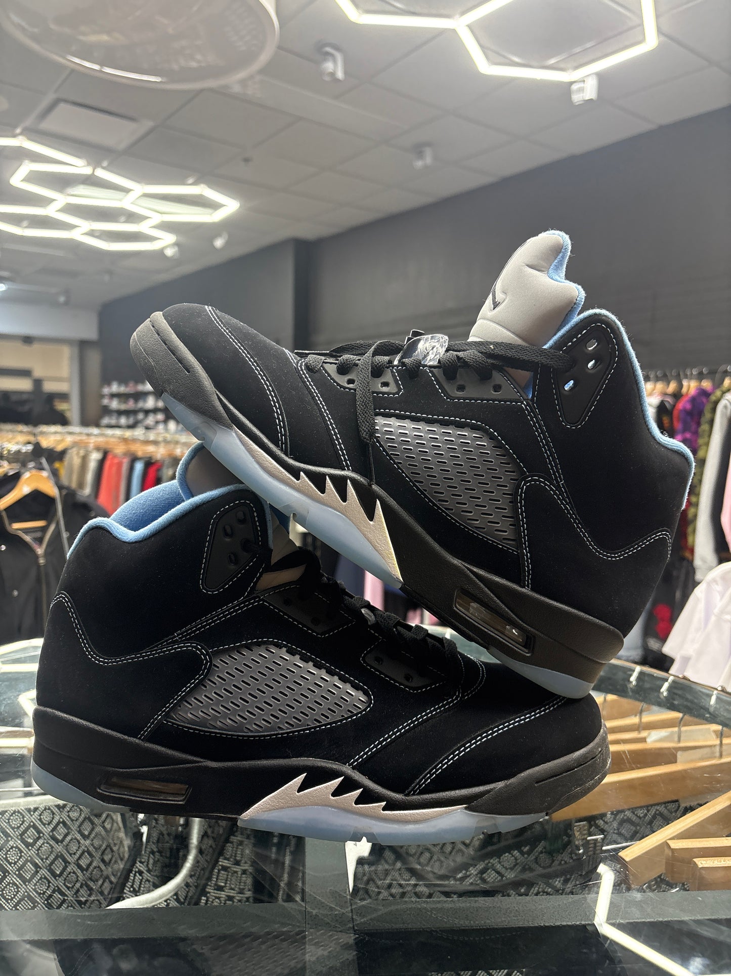 University Blue Jordan 5 USED WITH NO BOX