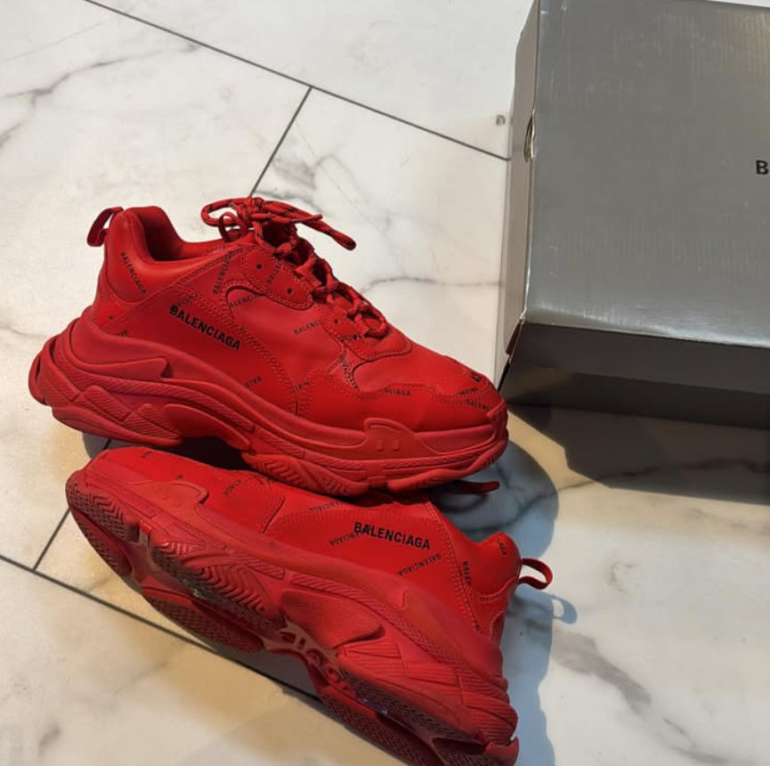 Worn once balenci with box