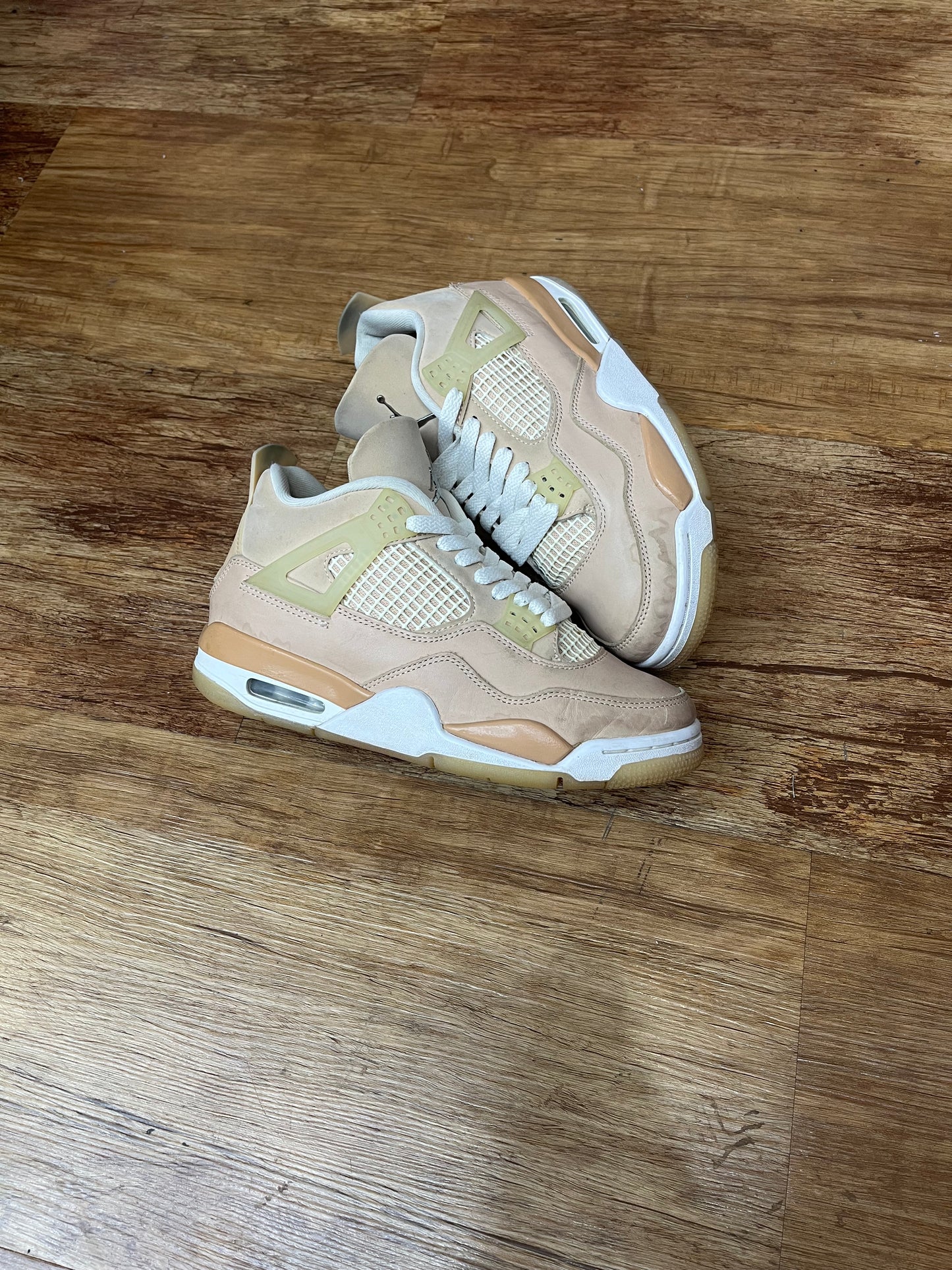Jordan 4 shimmer pre-owned