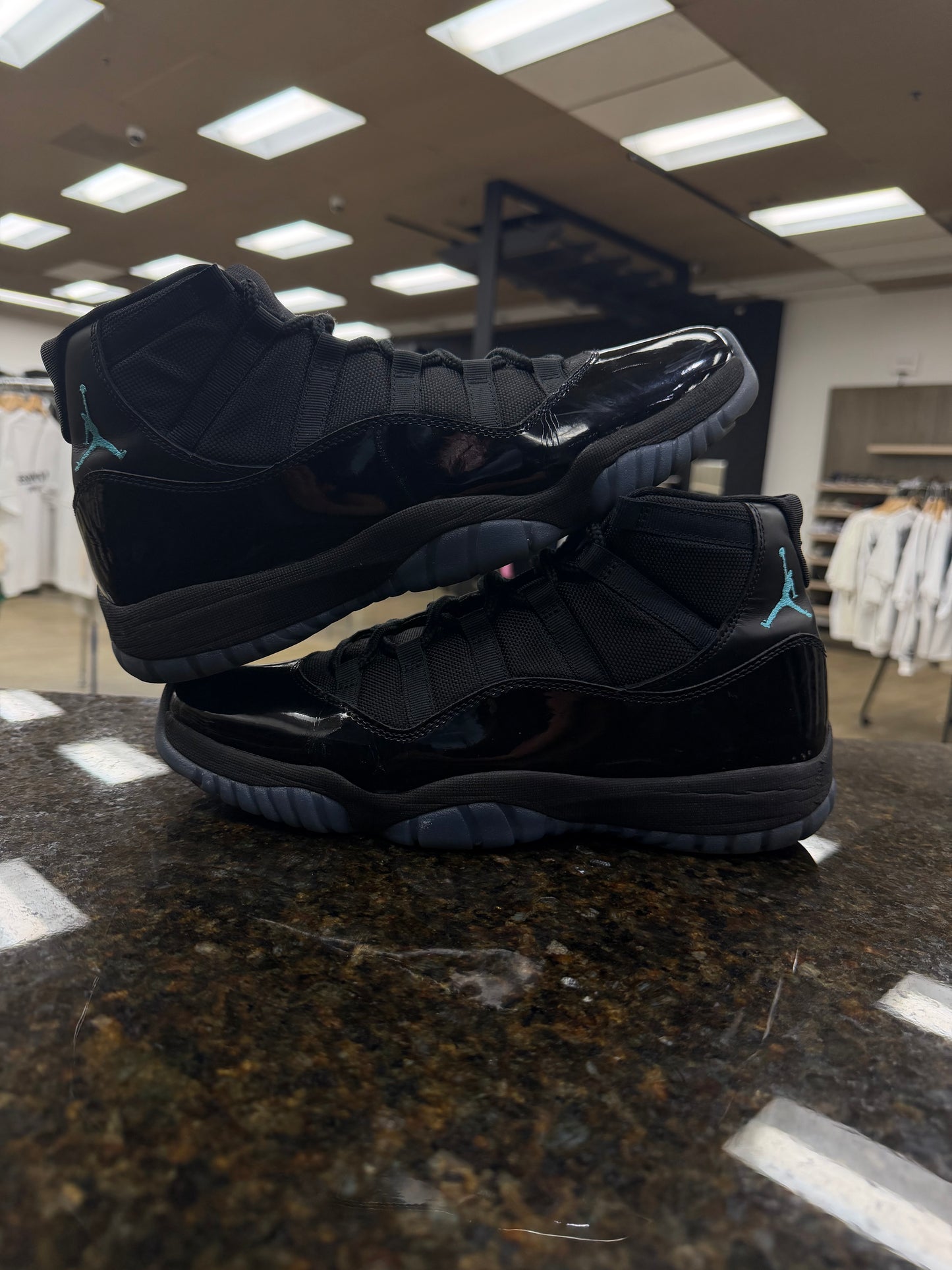Jordan 11 Gamma preowned No box