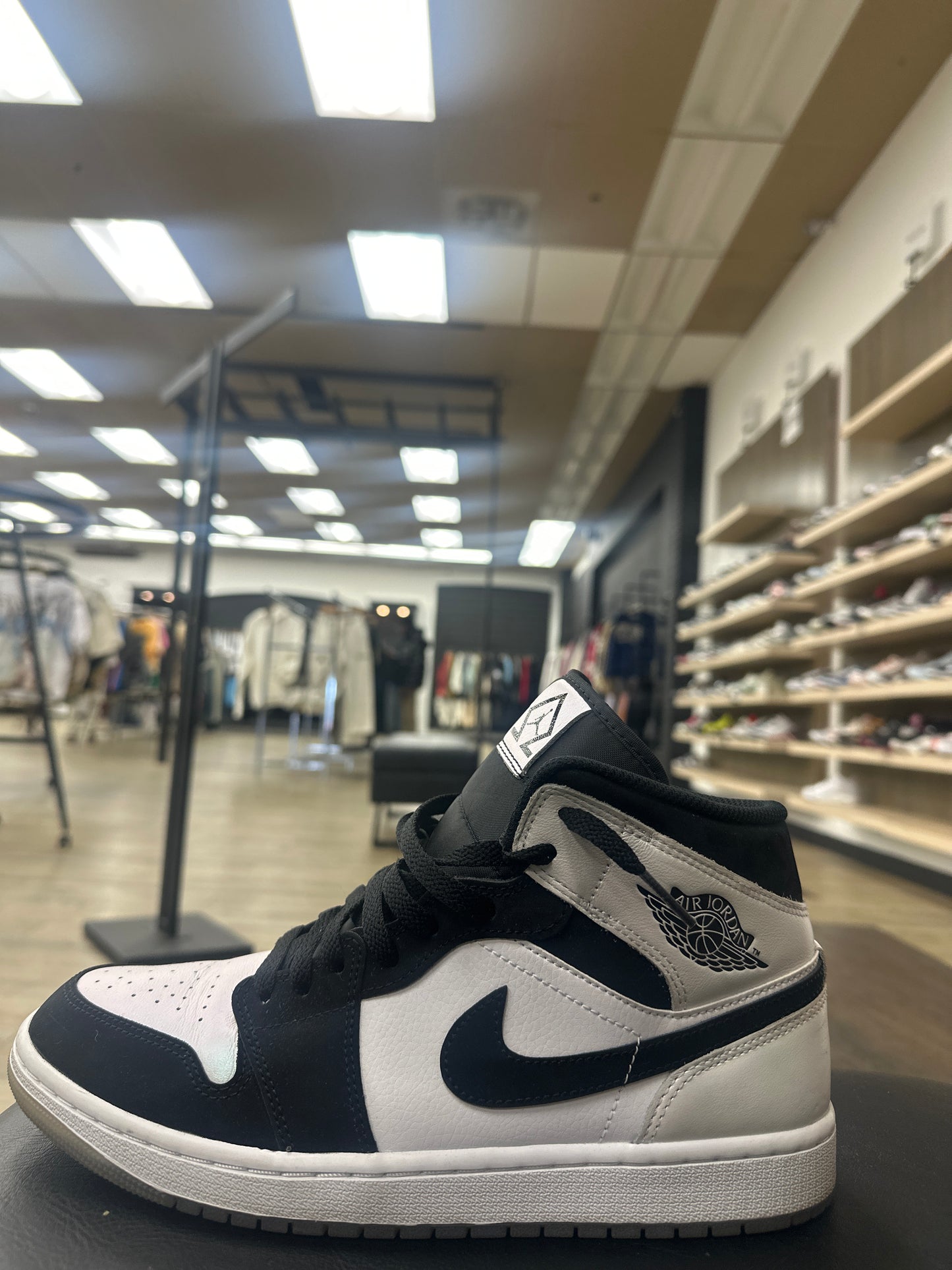 Jordan 1 Mid Diamond Short Used With Box