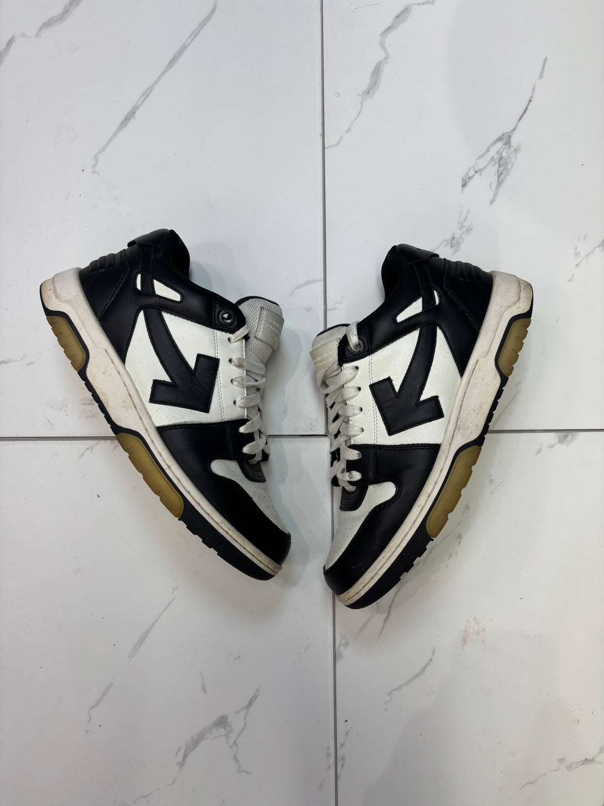 Off-White Black/White Used With No Box