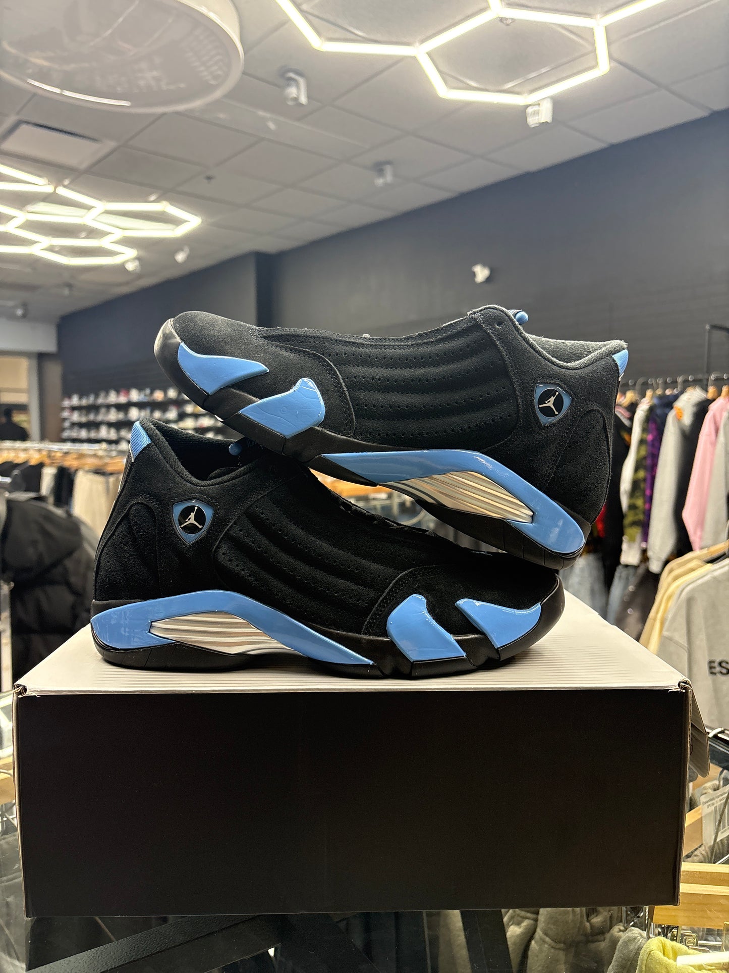 Jordan 14 UNC USED W BOX