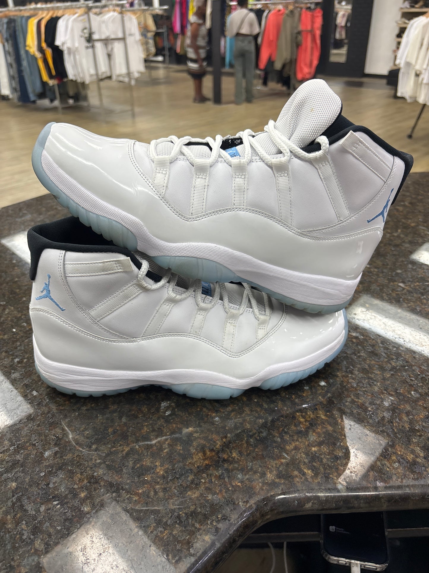 Jordan 11 legend blue used no box