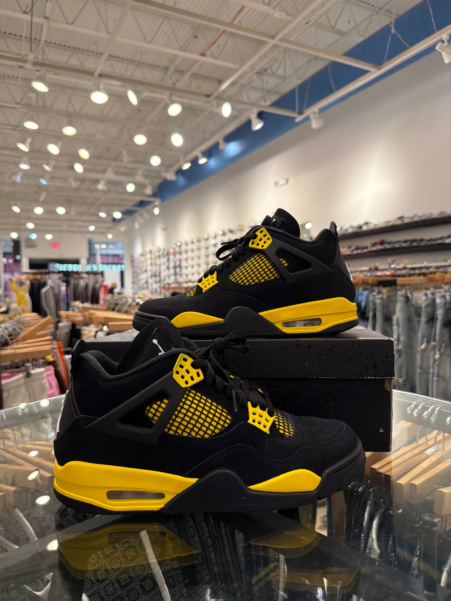 Jordan 4 Yellow Thunder Used With Box