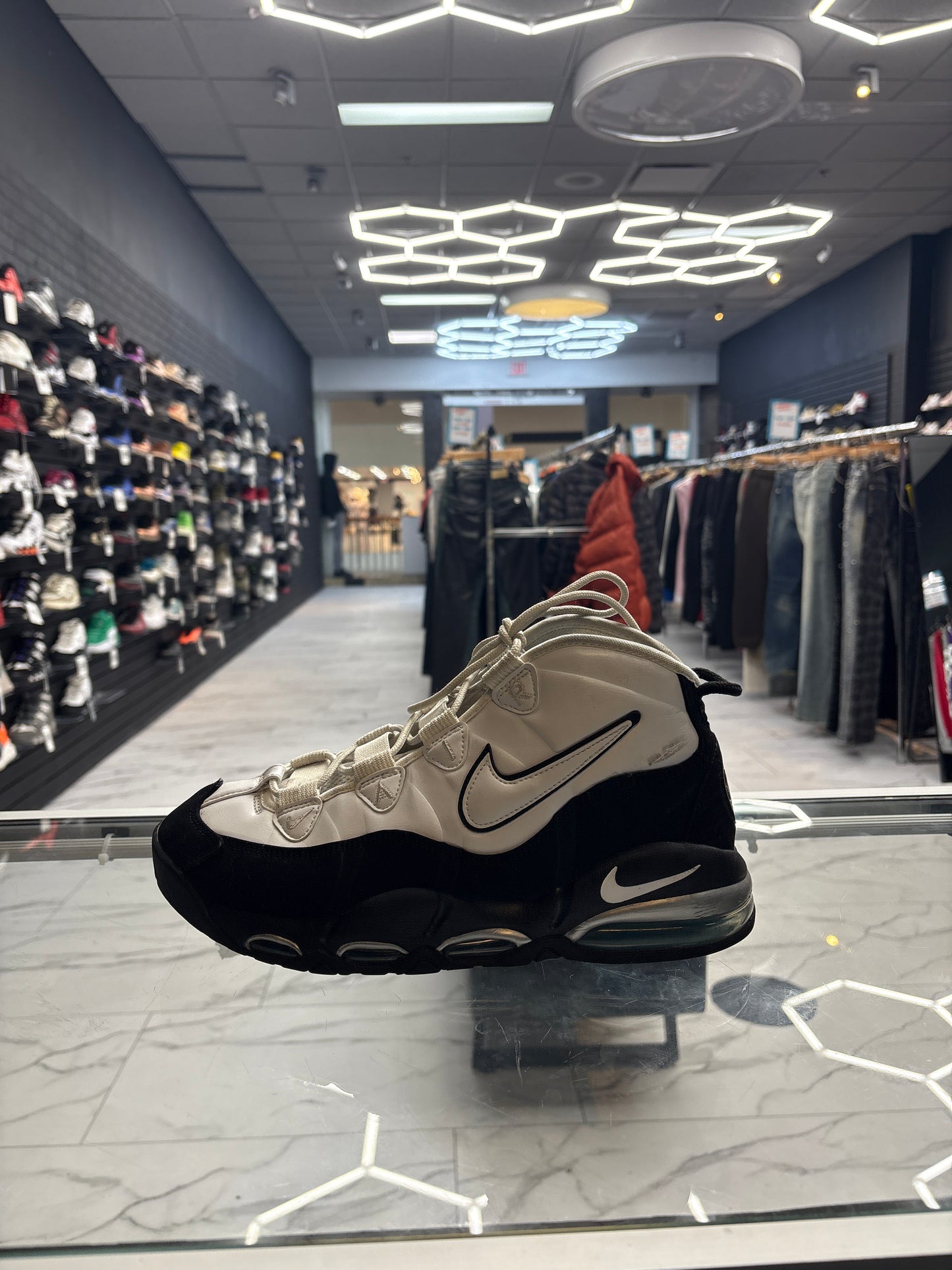 Nike Uptempo USED W BOX