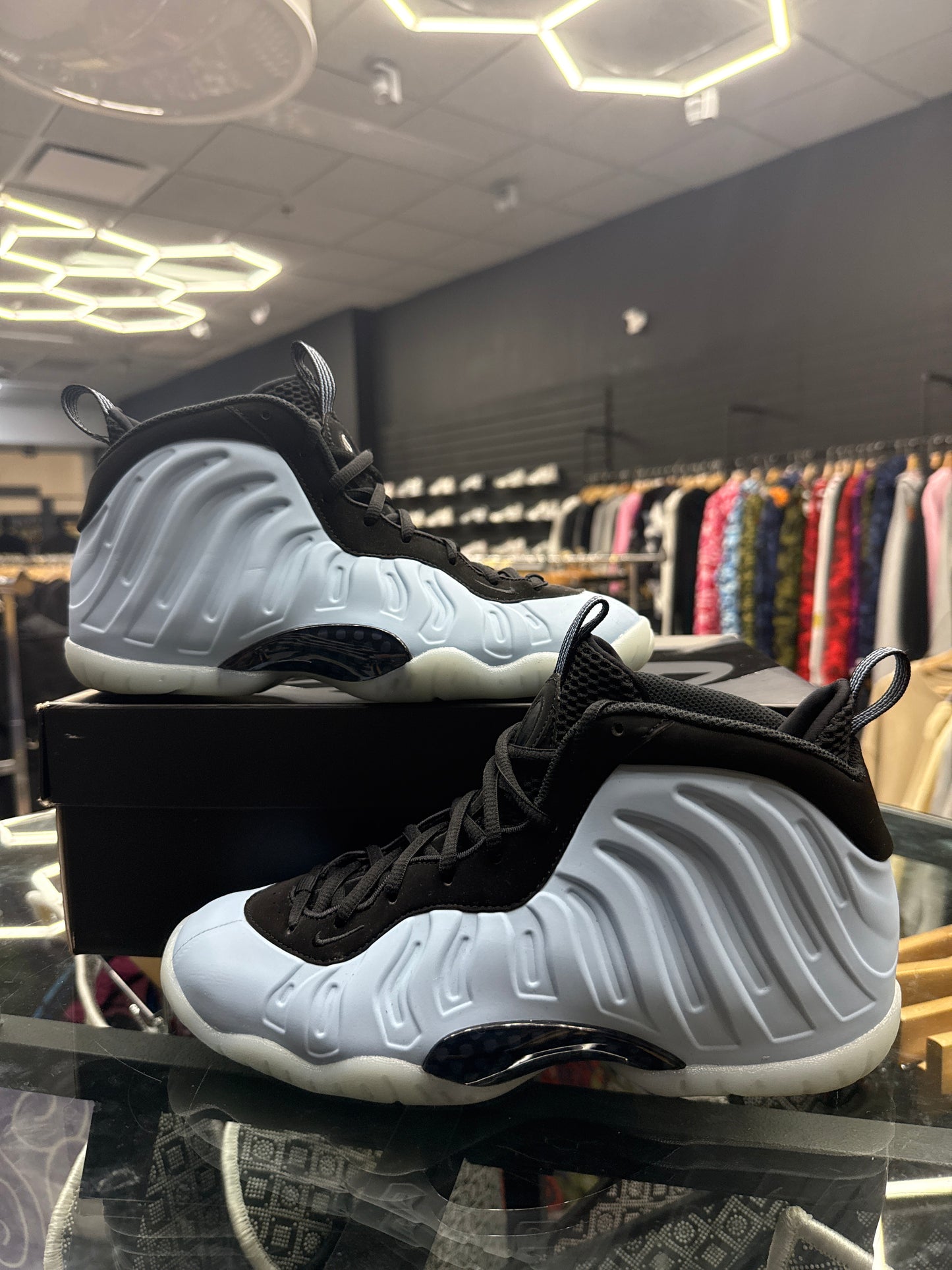 Pre-Owned Nike Foamposite Psychic Blue USED W BOX