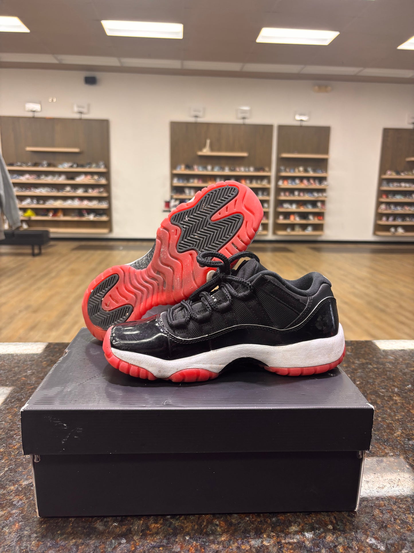 Jordan 11 ‘Bred Low’ USED W REPLACEMENT BOX NO INSOLE