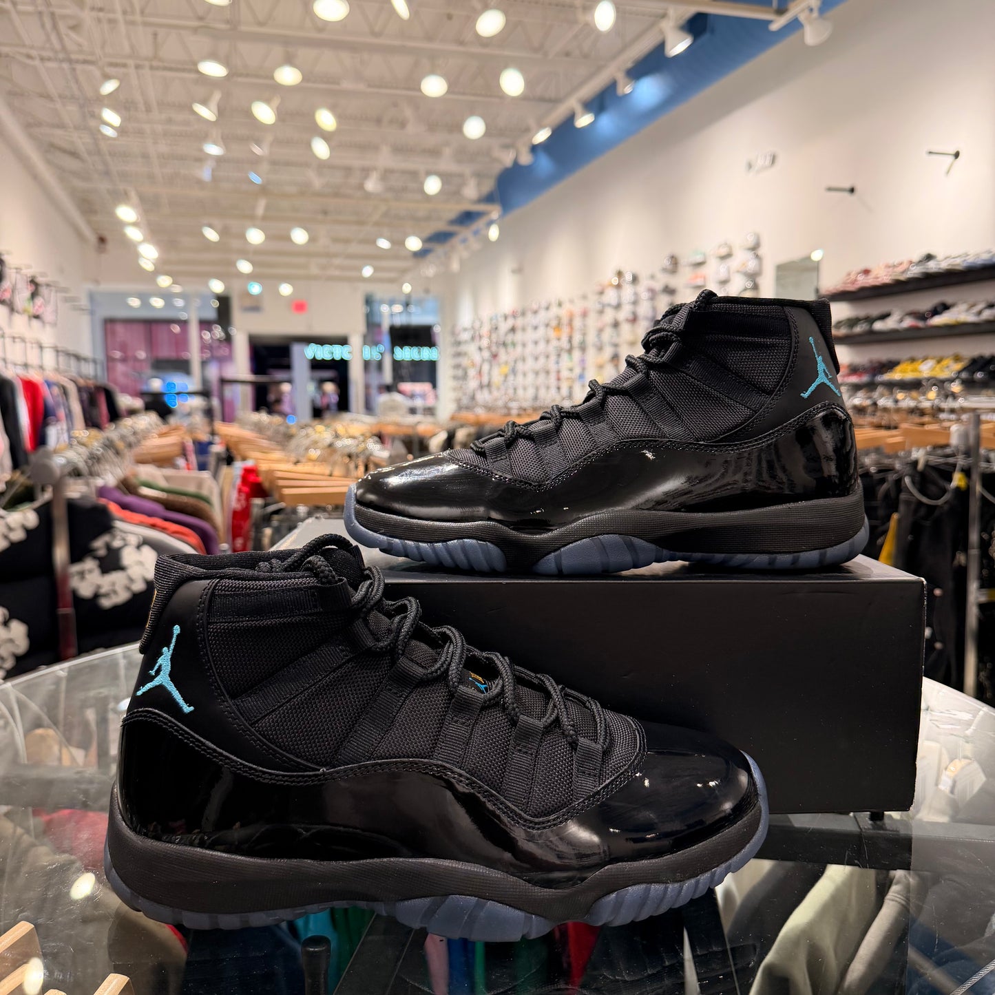 Used Jordan 11 Gamma W Box