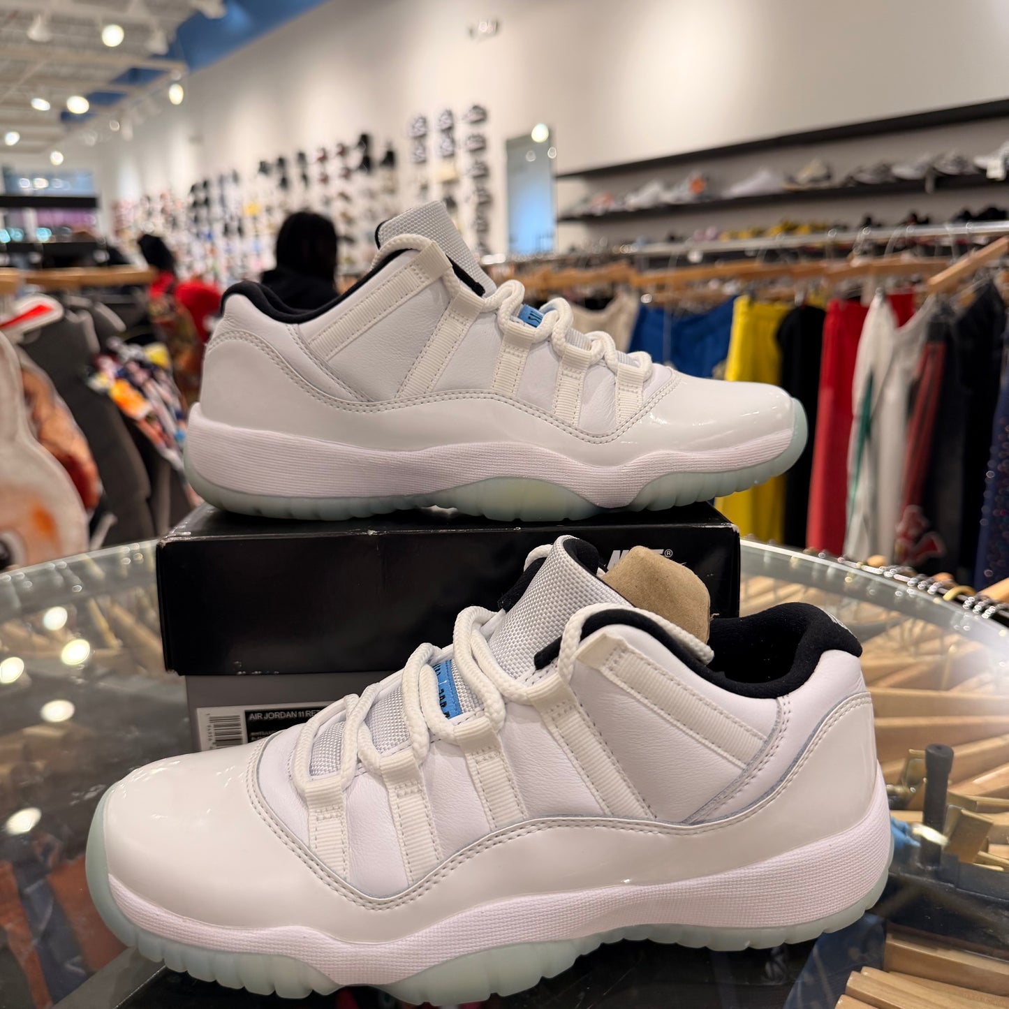 Jordan 11 Retro Low Legend Blue Used