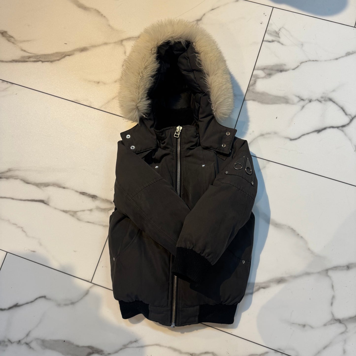 Moose Knuckle w White Fur