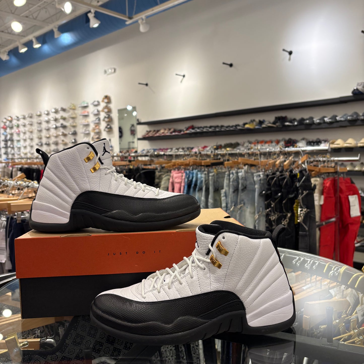 Jordan 12 Taxi VNDS W Box