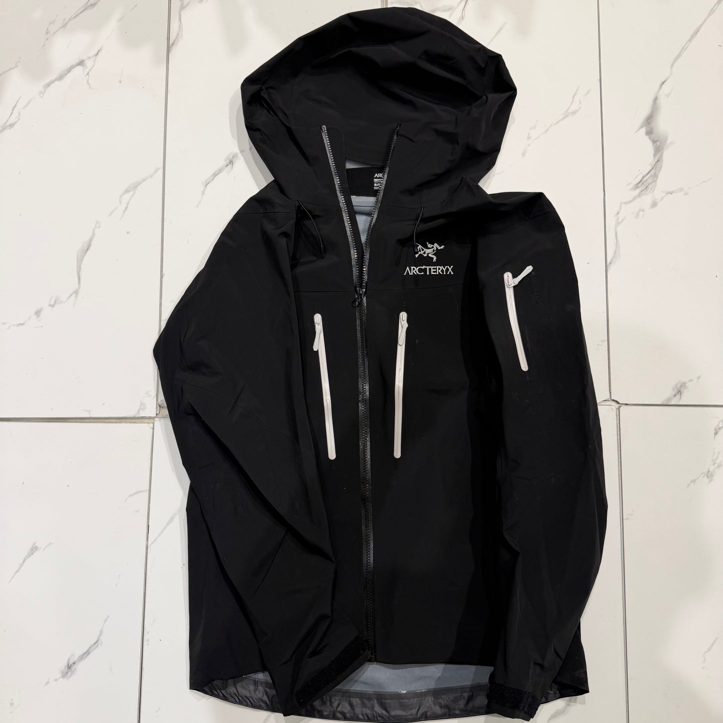 Arc’terx Black/White Windbreaker Preowned