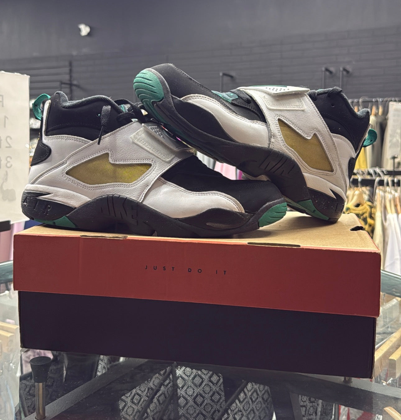 Nike Air Diamond Turf “Emerald” Used With Box