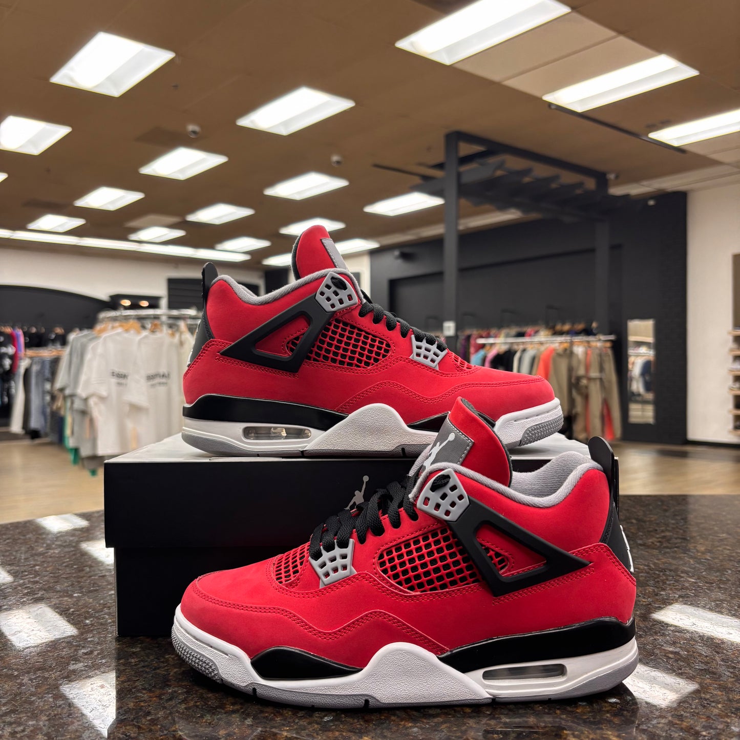 Jordan 4 toro VNDS
