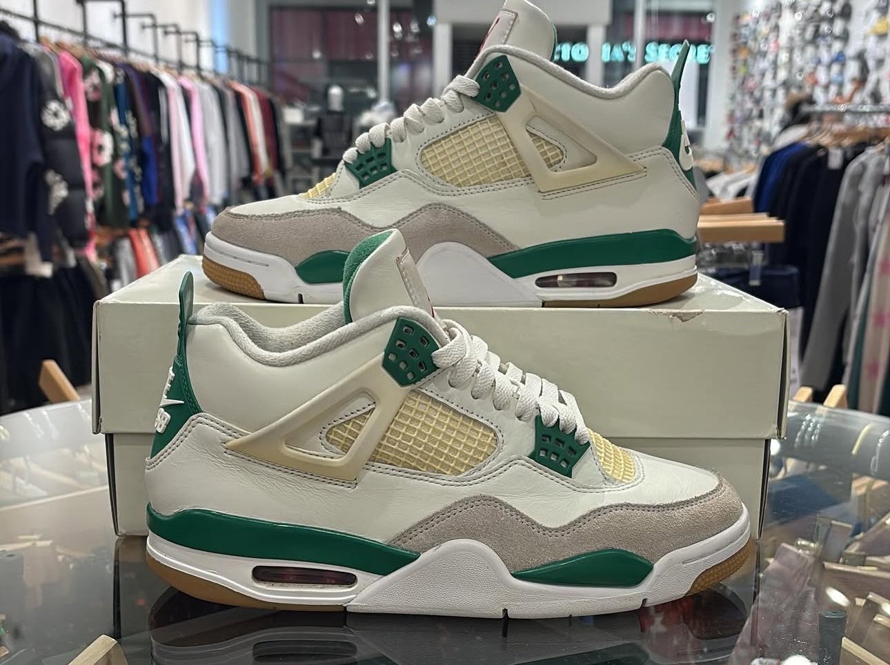 Jordan 4 Pine Green Used With Blx