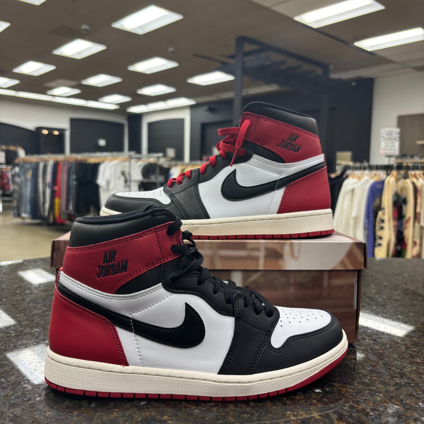 Jordan 1 Black Toe Reimagined VNDS WITH BOX