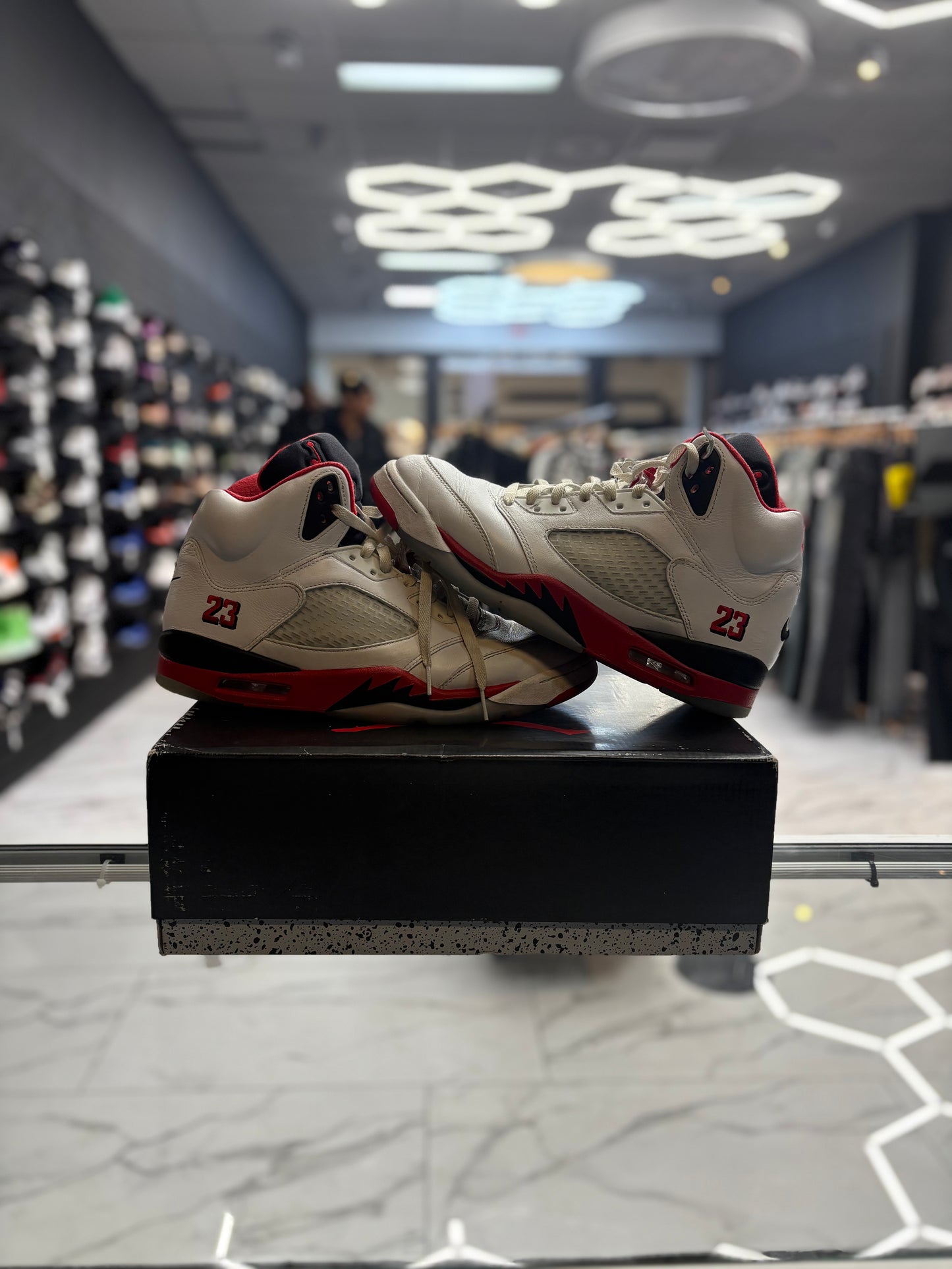 Jordan 5 ‘Fire Red’ USED W BOX
