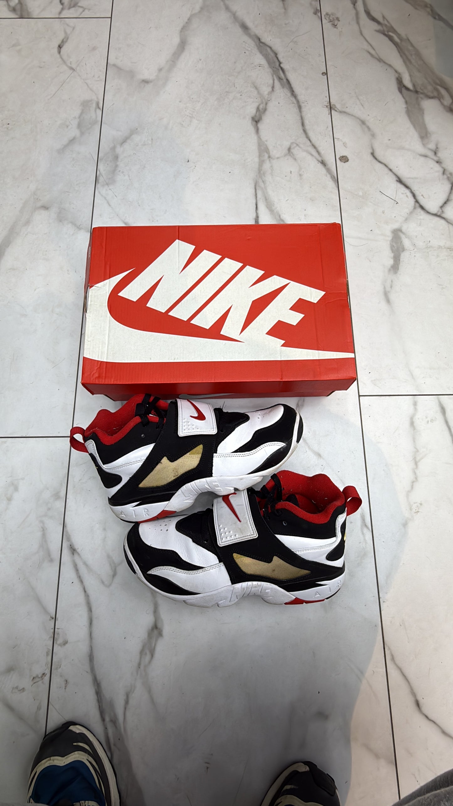 Nike Diamond Turf Falcon USED W BOX