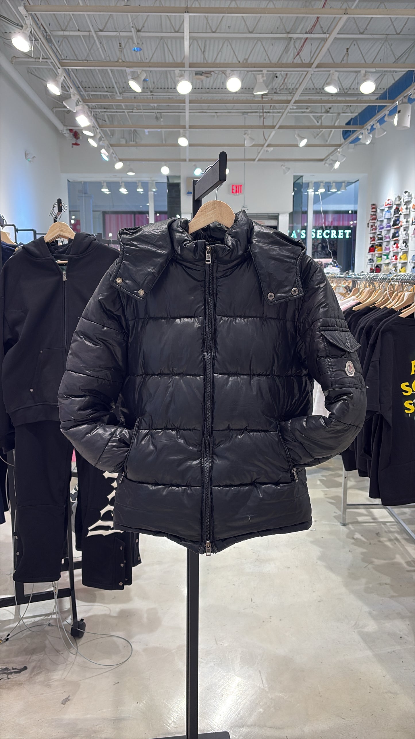 Moncler Black Puffer Pre-Owned