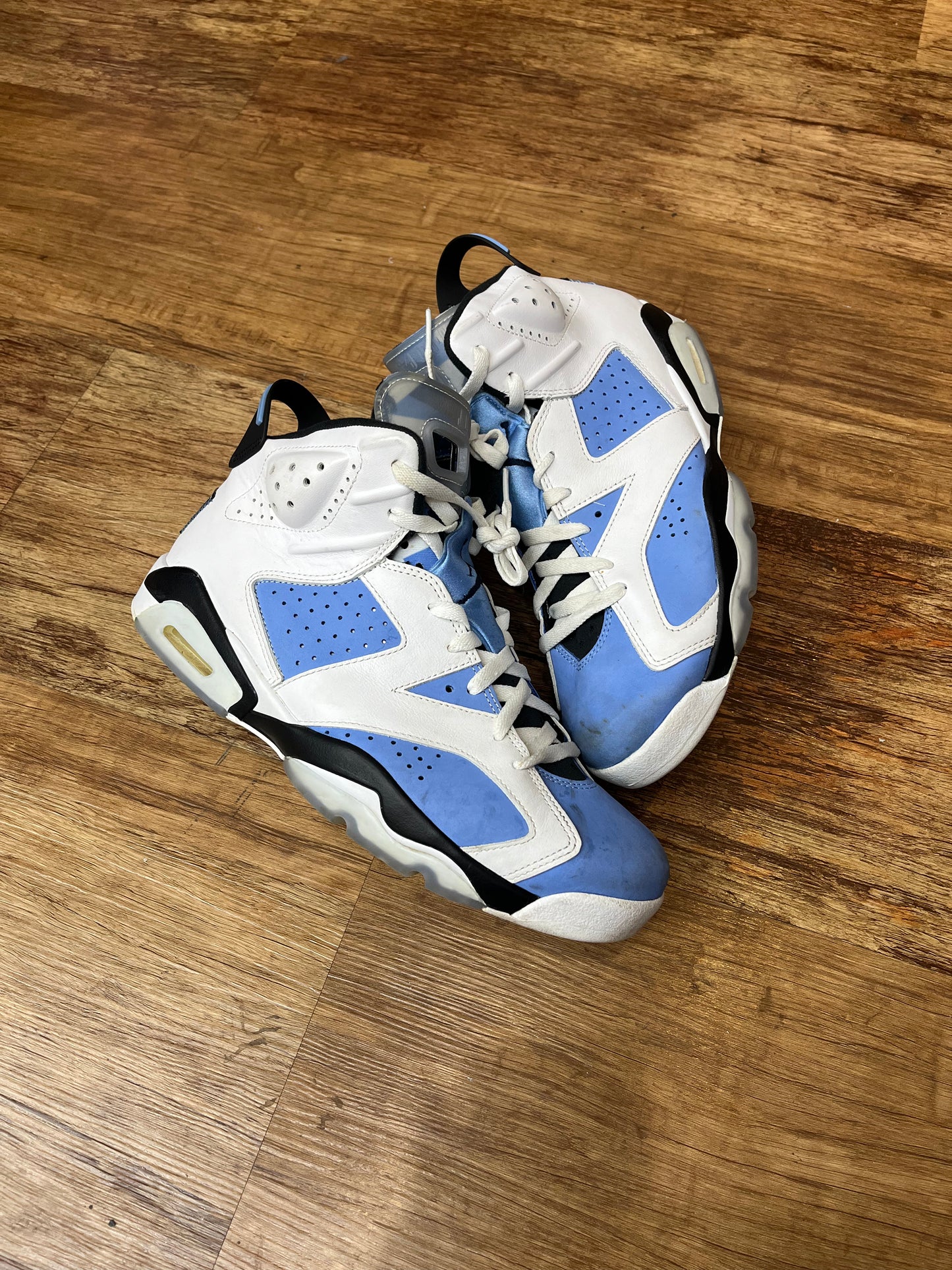 Jordan 6 UNC pre-owned no box