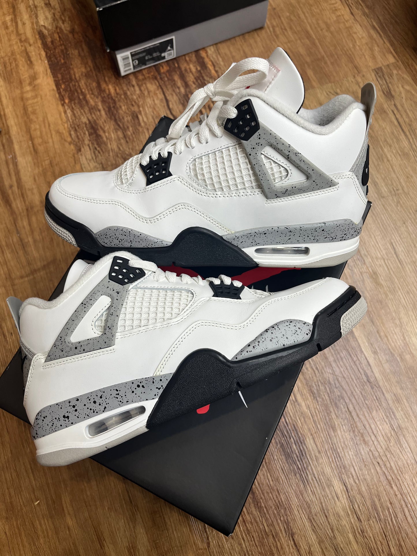 Jordan 4 White Cement (2025) PRE OWNED WITH BOX