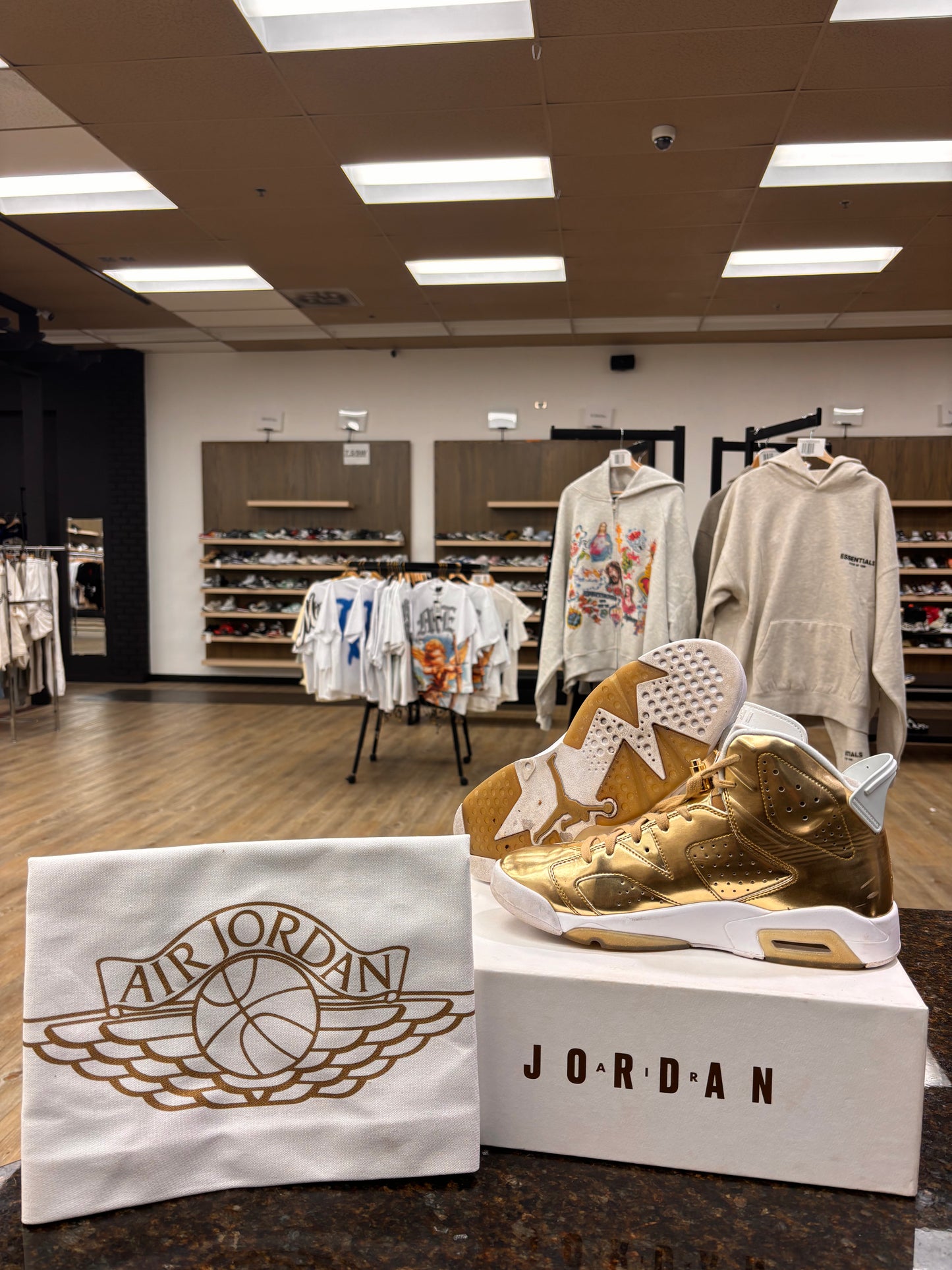 Jordan 6 ‘Pinnacle’ USED W BOX