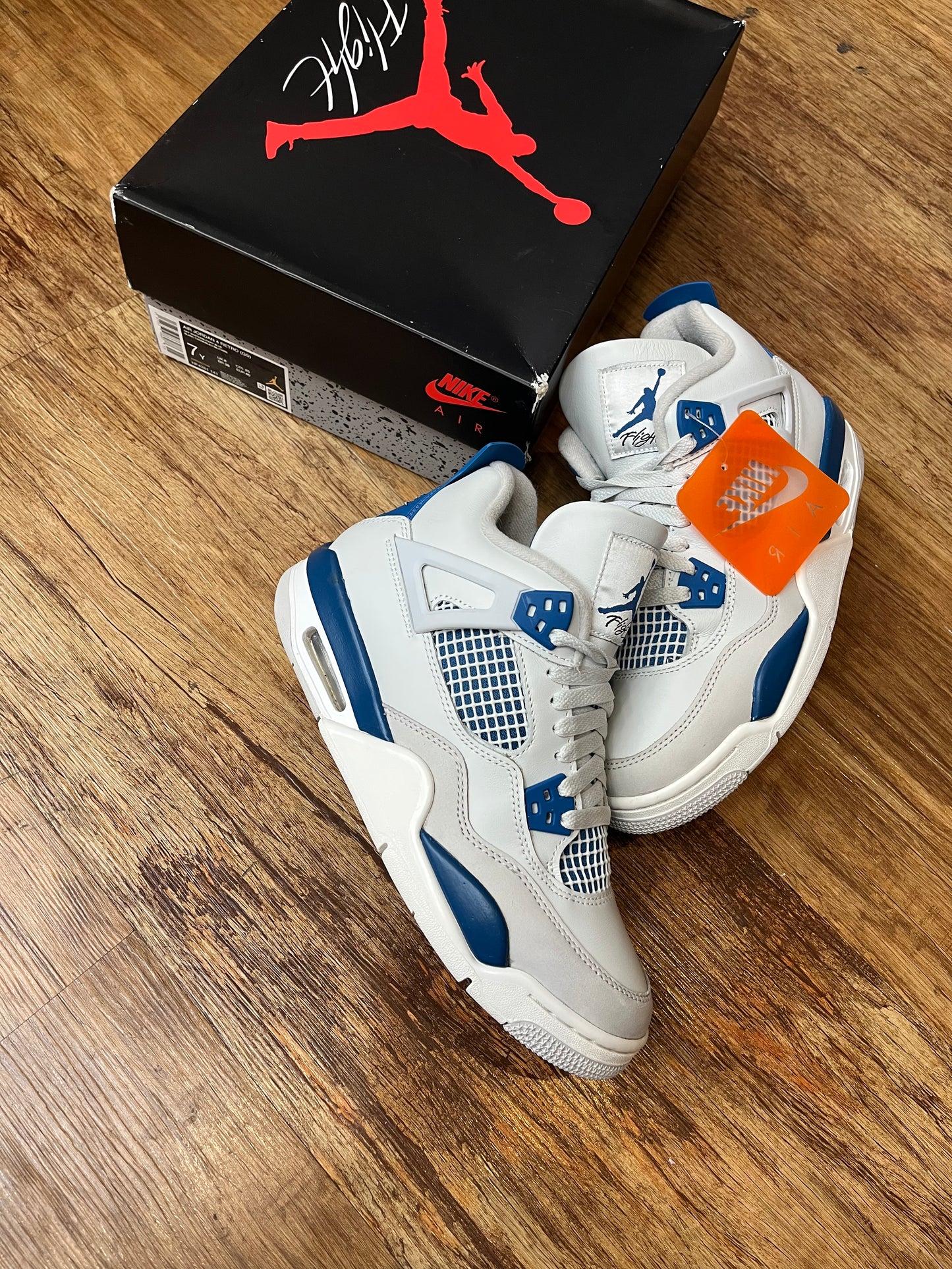 Jordan 4 military blue pre-owned