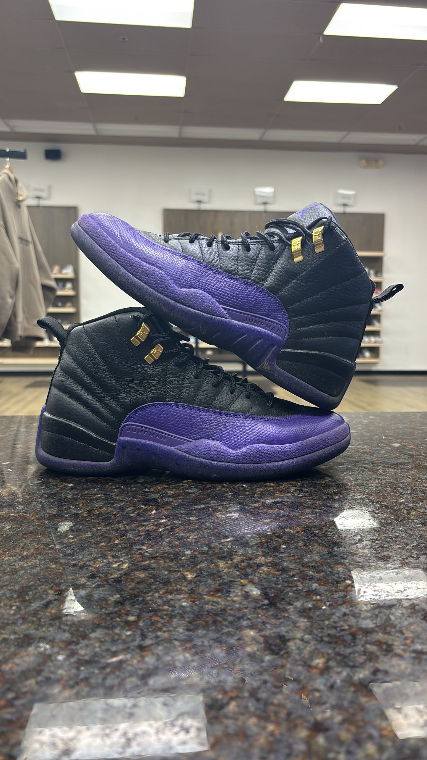 Jordan 12 field purple used no box