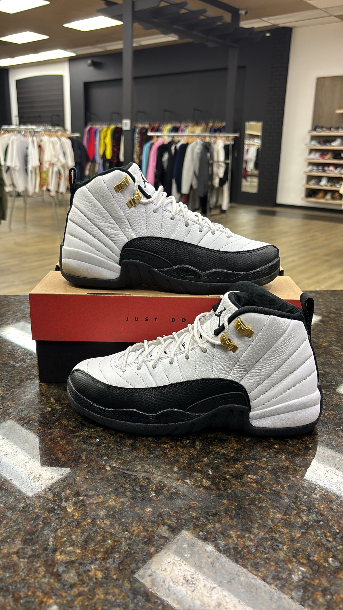 Jordan 12 Taxi preowned with box