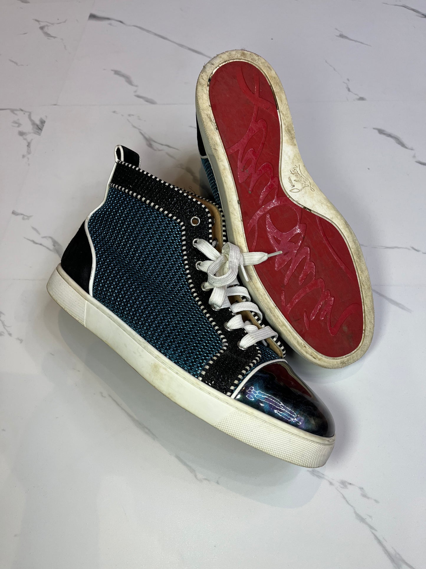 Christian Louboutin Sneaker Used no box