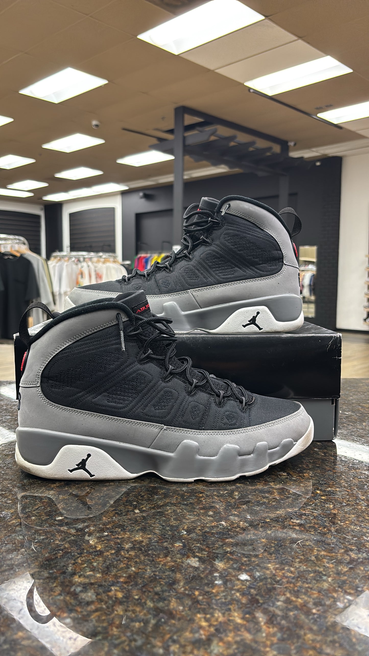 Jordan 9 particle grey preowned