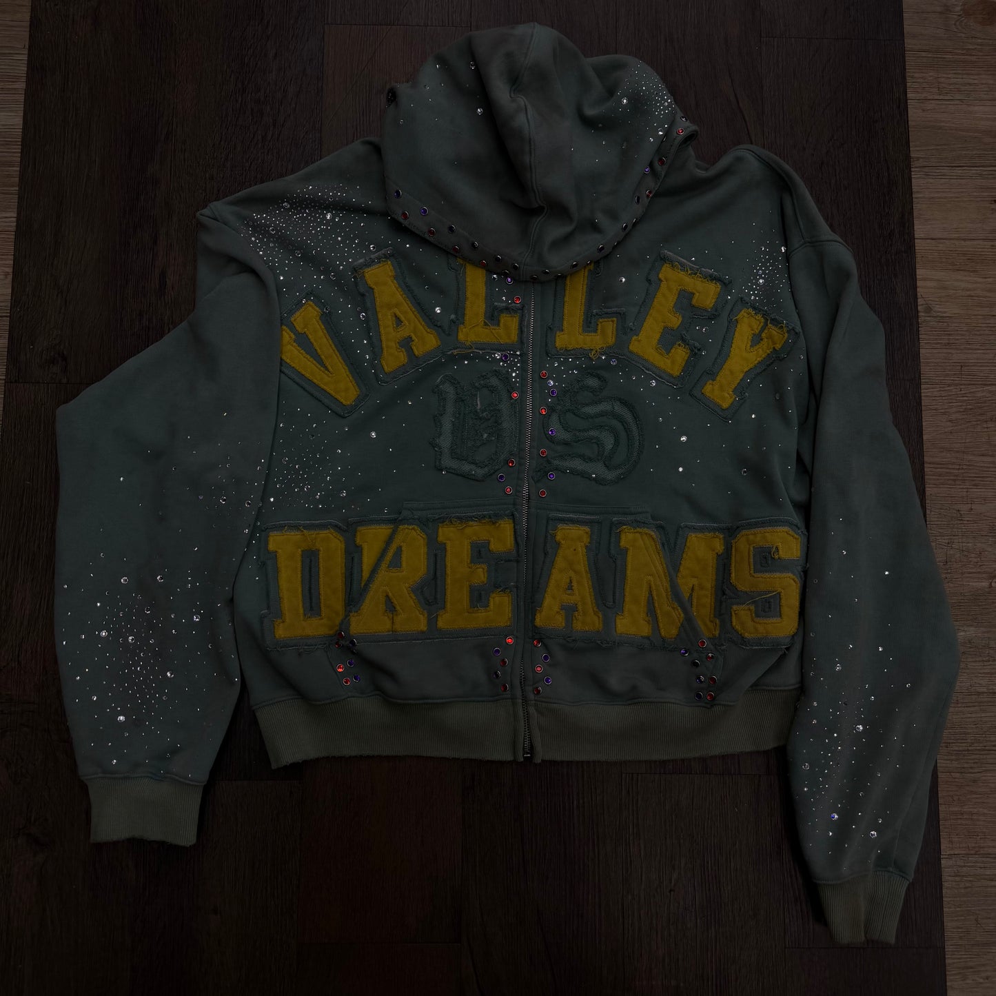 VALLEY DREAM ZIP-UP PREOWNED
