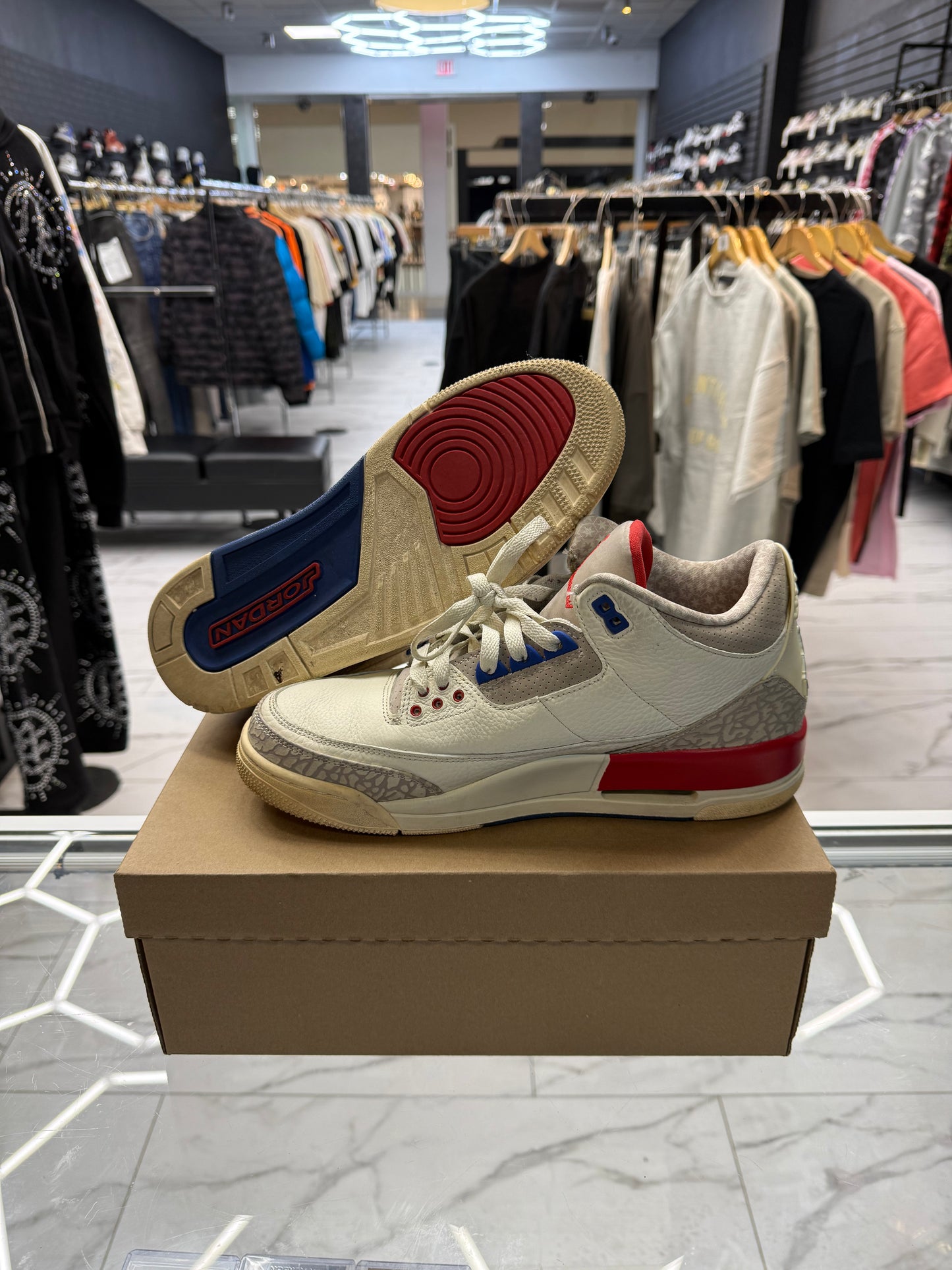Jordan 3 ‘International Flight’ USED W REPLACEMENT BOX